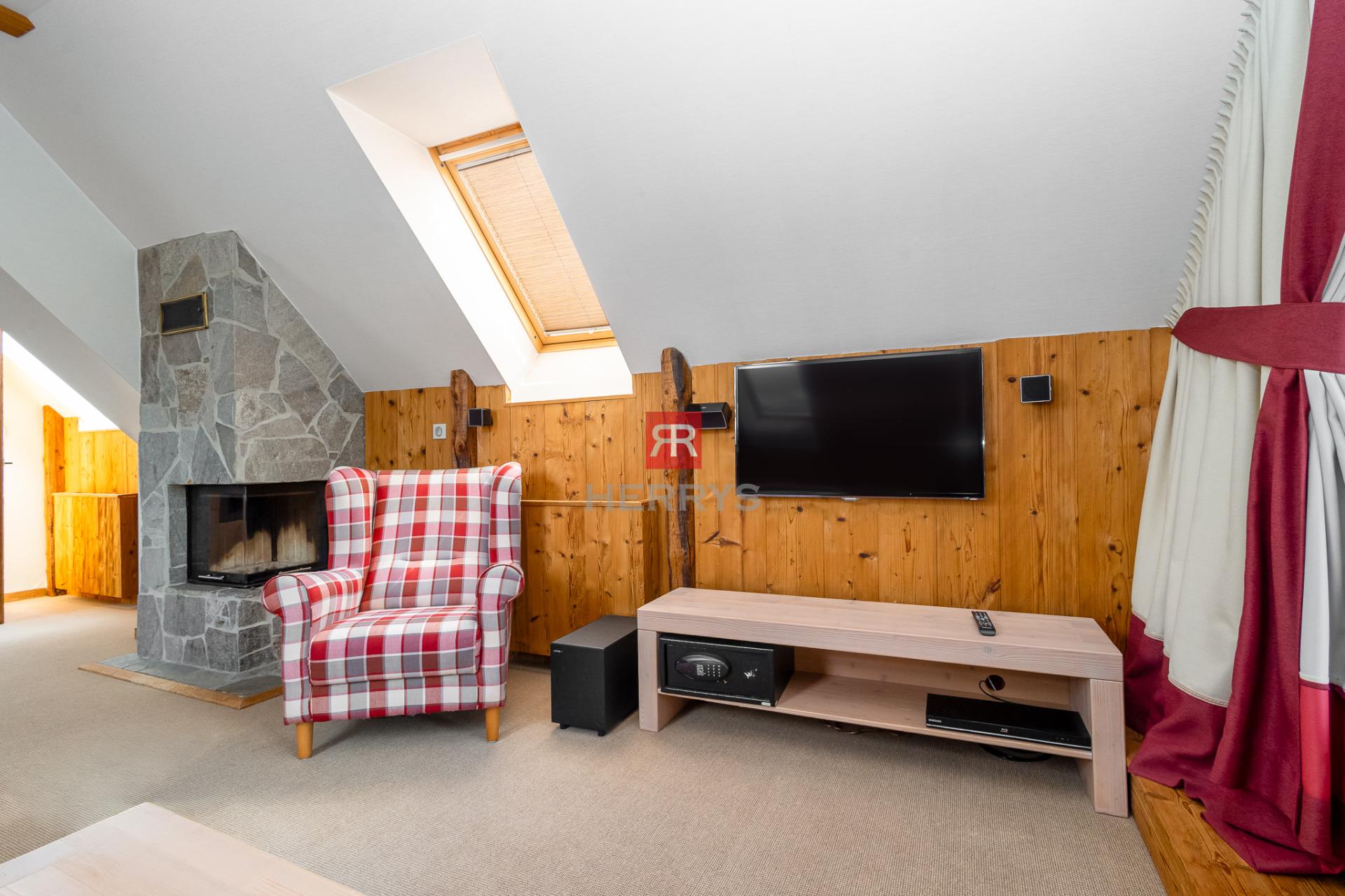 HERRYS - For sale a luxurious 4-room apartment in an exceptional location in Tatranská Lomnica