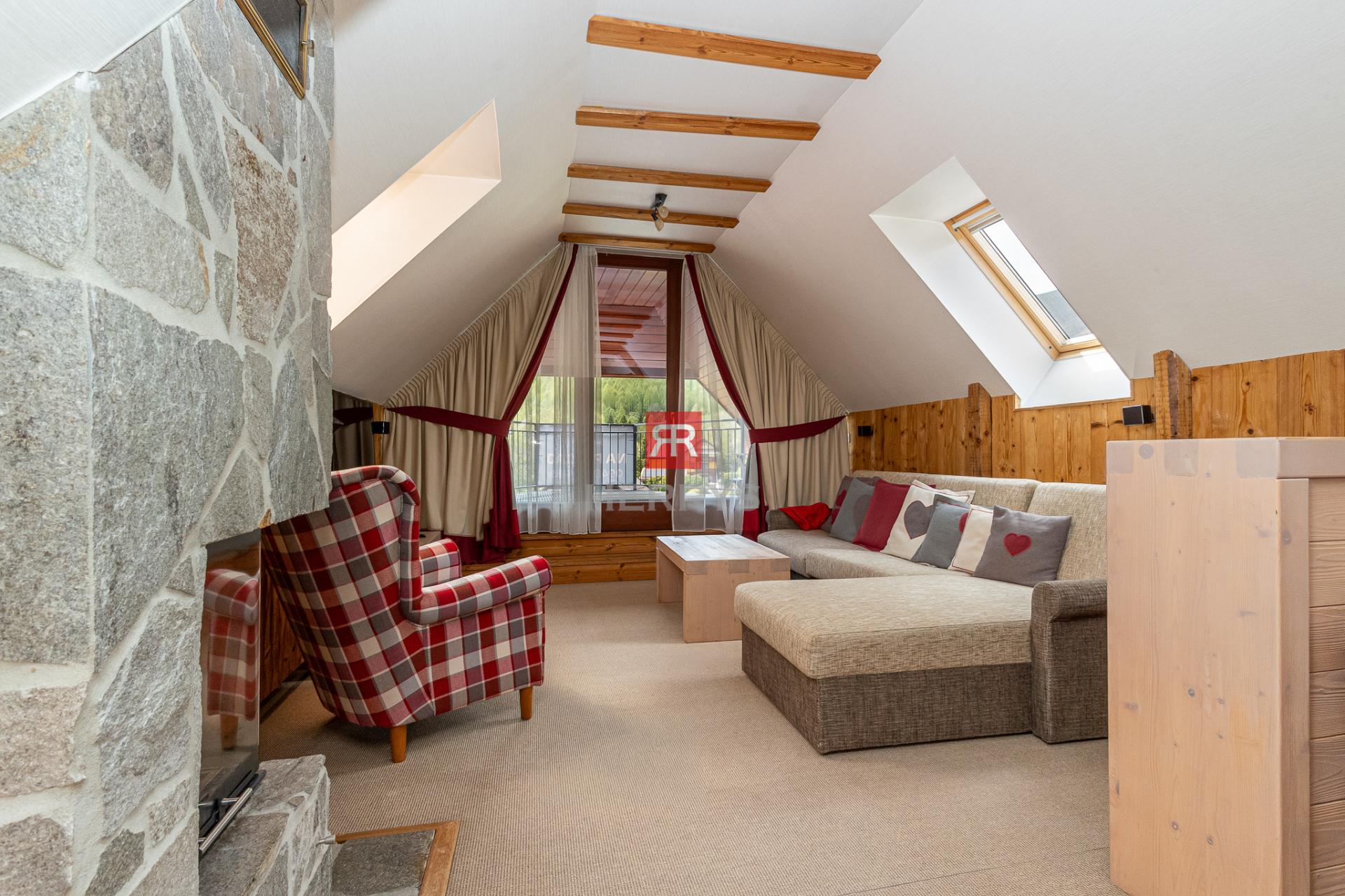 HERRYS - For sale a luxurious 4-room apartment in an exceptional location in Tatranská Lomnica