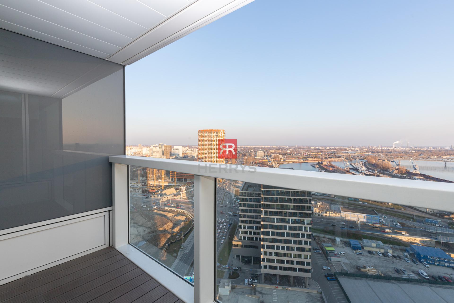 HERRYS - For sale investment 2-bedroom apartment on the 25th floor in Panorama City with parking