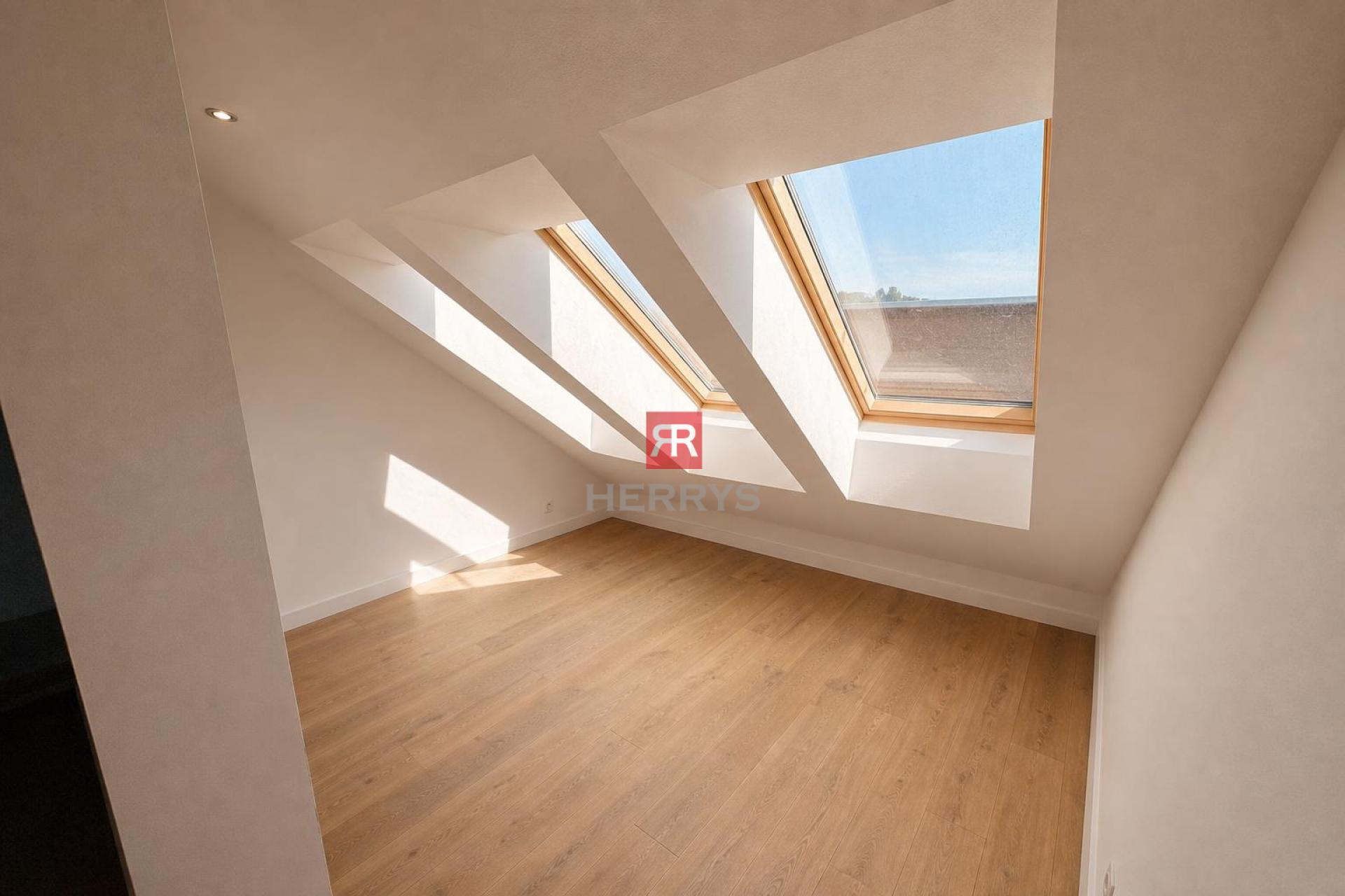 HERRYS - Exceptional 3-bedroom loft apartment for sale in the center of Bratislava on Palárikova&nbsp;