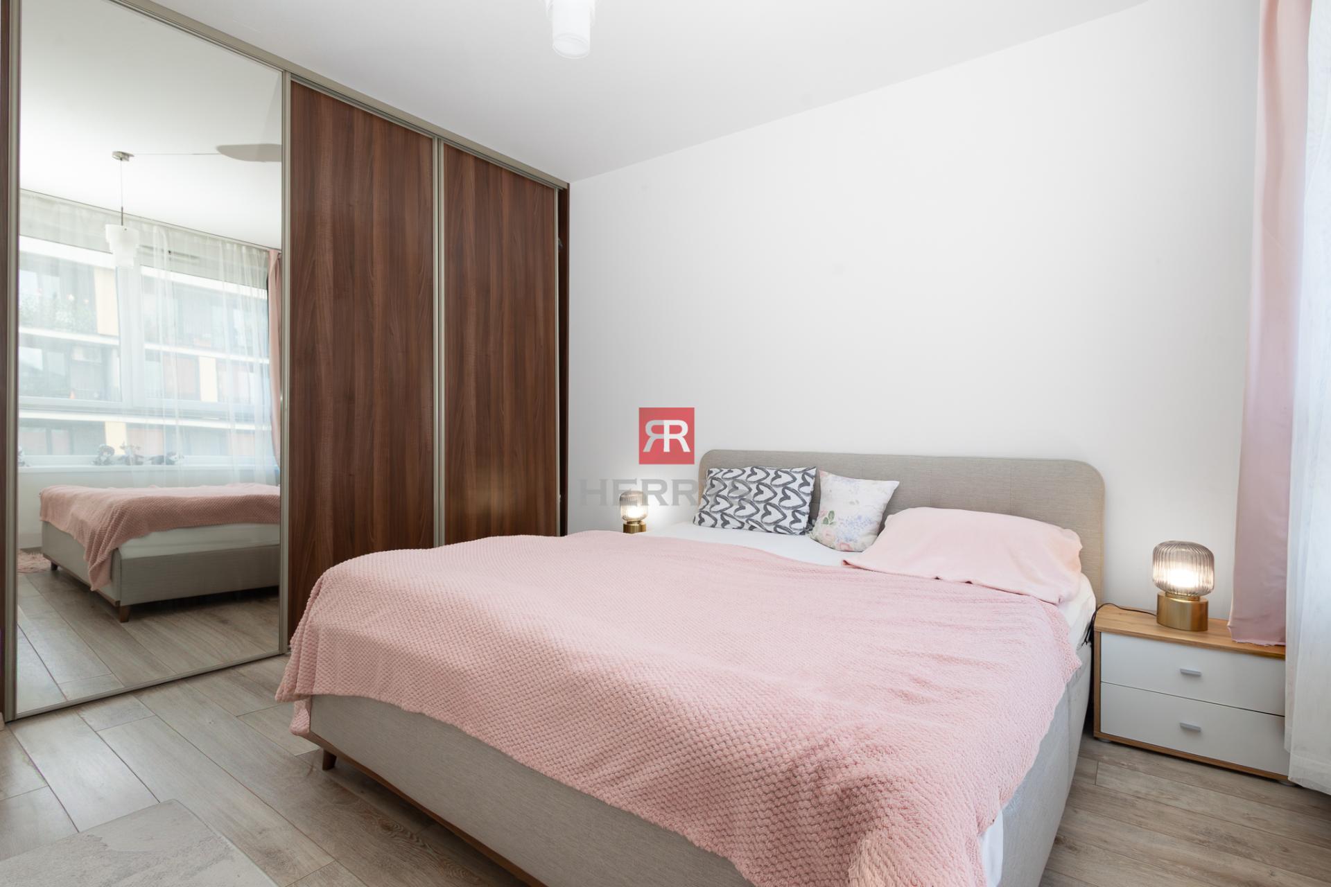 HERRYS - Na predaj svetlý a tichý 3 izbový byt s balkónom a parkovacím státím v novostavbe BORY