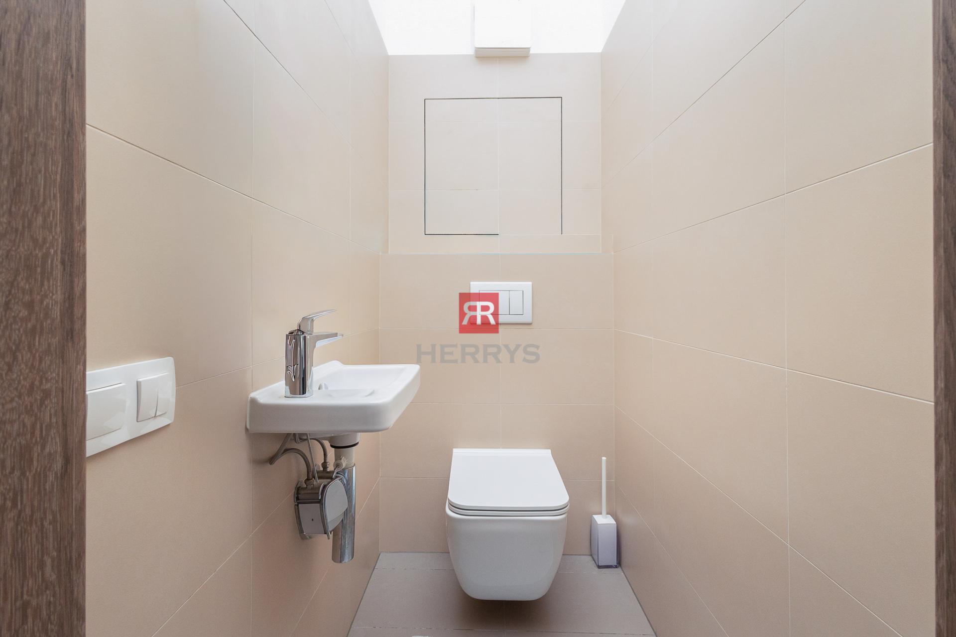 HERRYS - Na predaj svetlý a tichý 3 izbový byt s balkónom a parkovacím státím v novostavbe BORY
