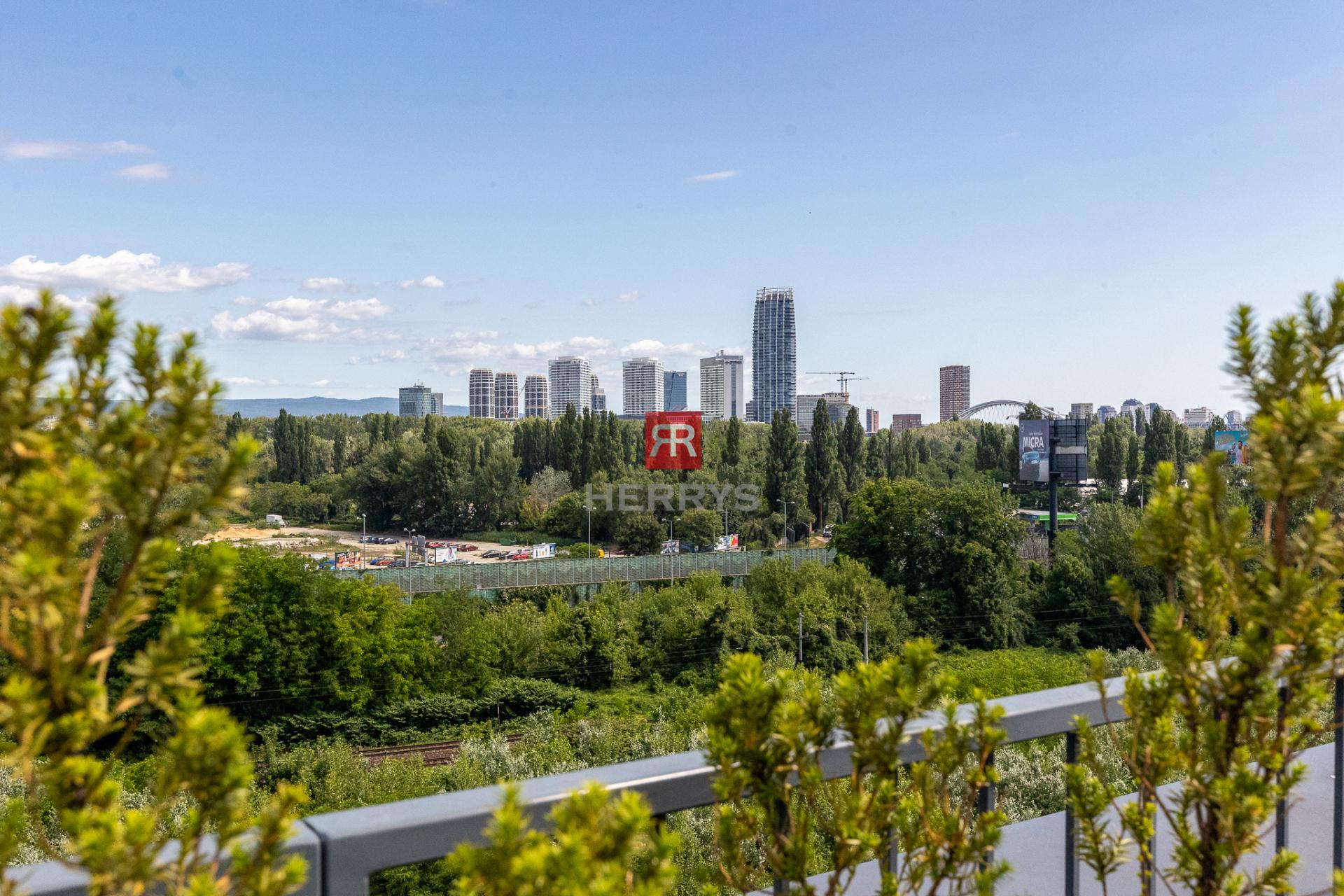 HERRYS - Na predaj 3 izbový mezonet v novostavbe na začiatku Petržalky so 105m terasou