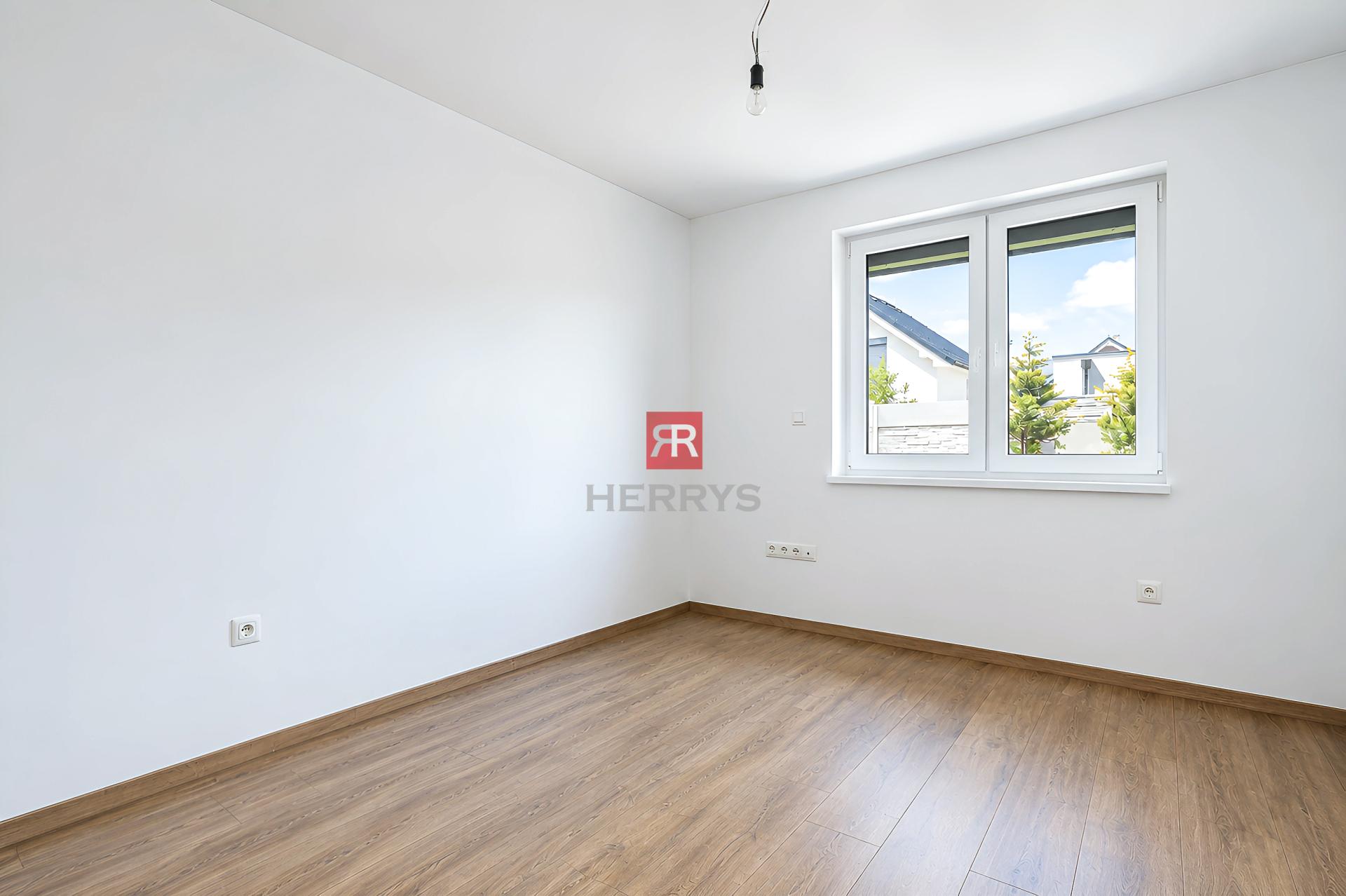 &nbsp;HERRYS - Na predaj moderný 4-izbový rodinný dom v Novej Dedinke s dobrou dostupnosťou do Bratislavy