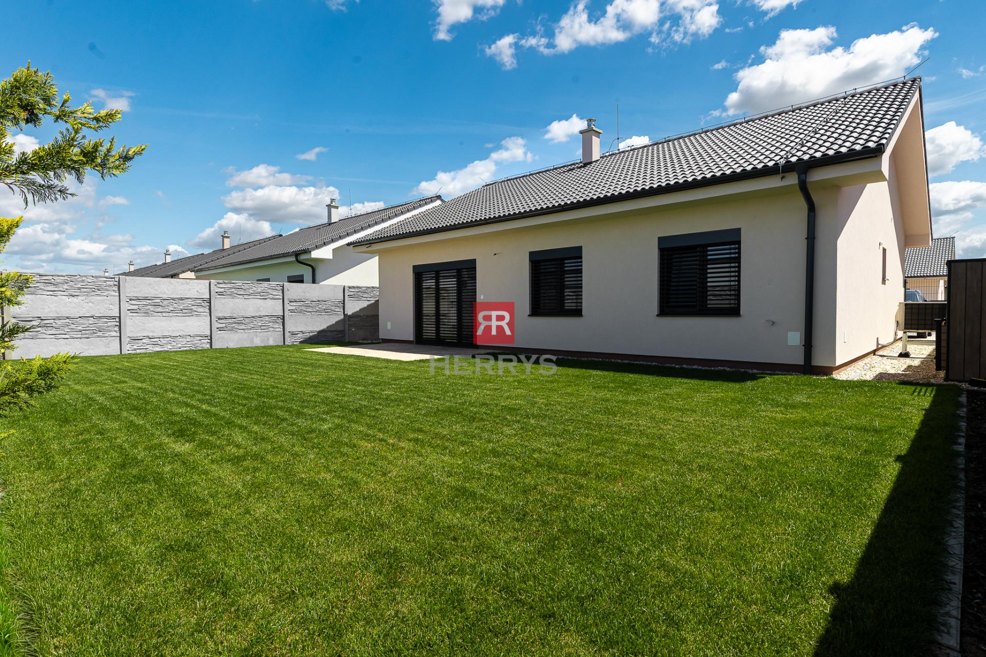 &nbsp;HERRYS - Na predaj moderný 4-izbový rodinný dom v Novej Dedinke s dobrou dostupnosťou do Bratislavy