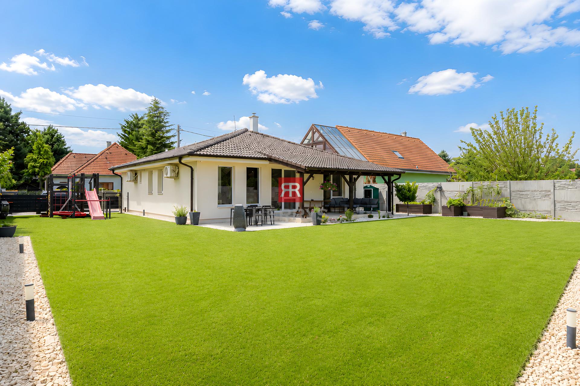 HERRYS - Na prenájom luxusný 4-izbový rodinný dom so záhradou