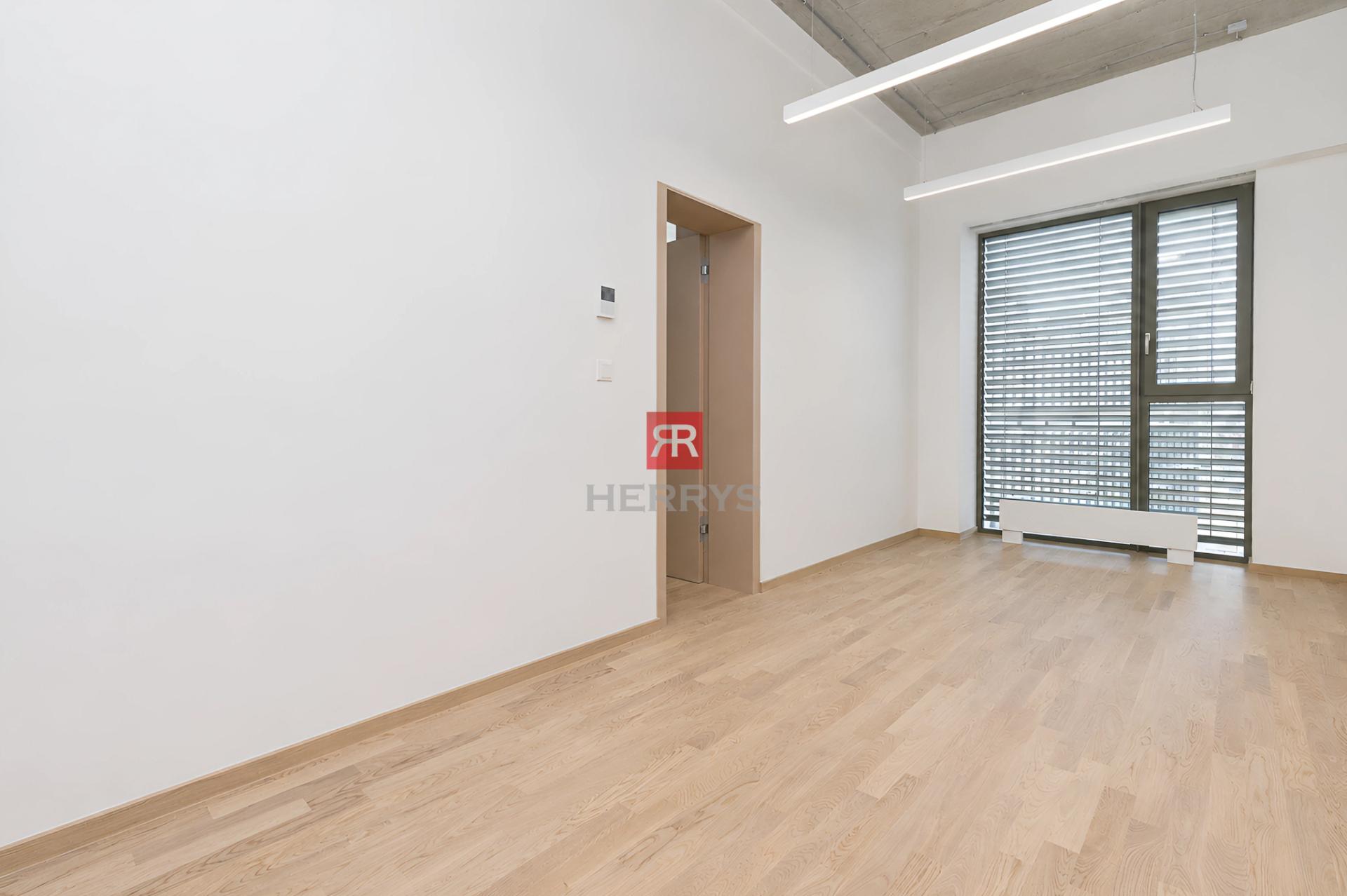 HERRYS - Representative office space for sale with a beautiful view in the ZWIRN OFFICE project