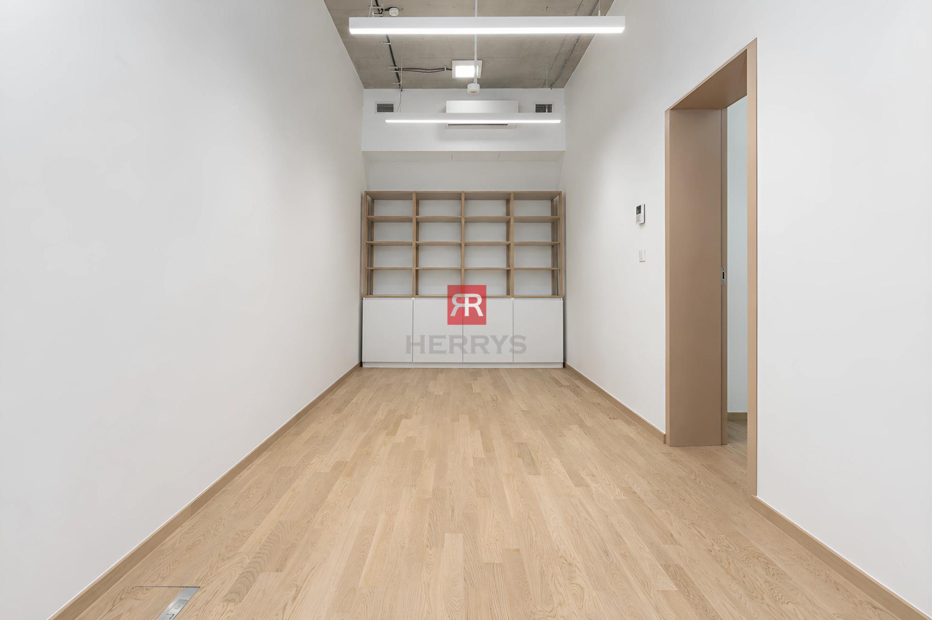 HERRYS - Representative office space for sale with a beautiful view in the ZWIRN OFFICE project