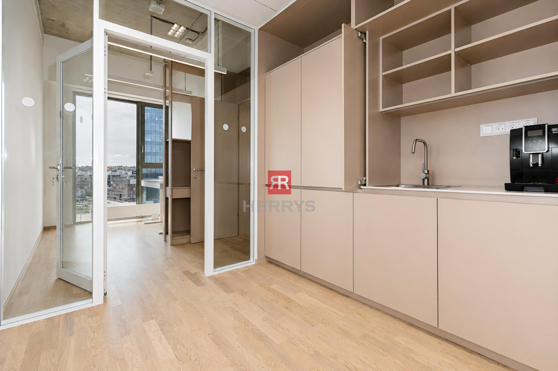 HERRYS - Representative office space for sale with a beautiful view in the ZWIRN OFFICE project
