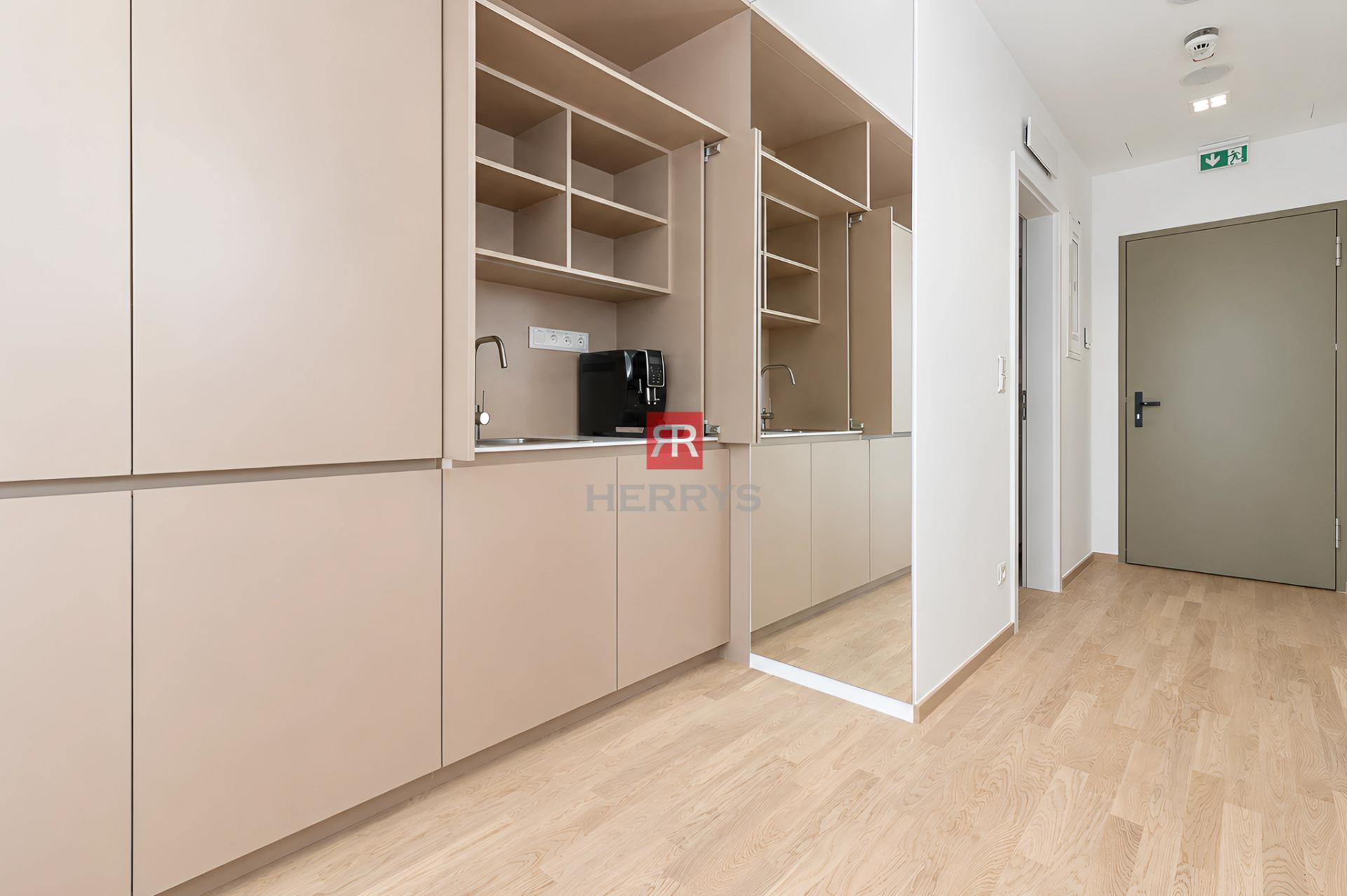 HERRYS - Representative office space for sale with a beautiful view in the ZWIRN OFFICE project