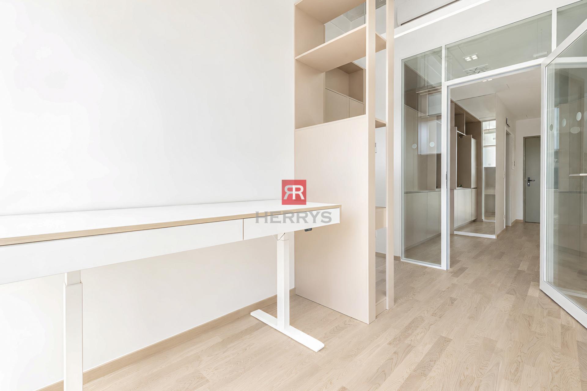 HERRYS - Representative office space for rent with a beautiful view in the ZWIRN OFFICE project