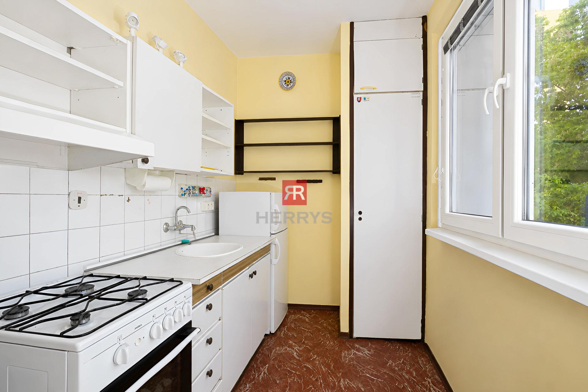 HERRYS - For sale 1-room flat in original condition on Slatinská Street in Vrakuňa