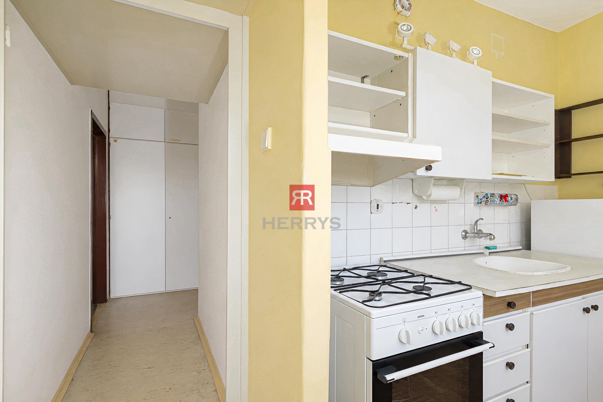 HERRYS - For sale 1-room flat in original condition on Slatinská Street in Vrakuňa