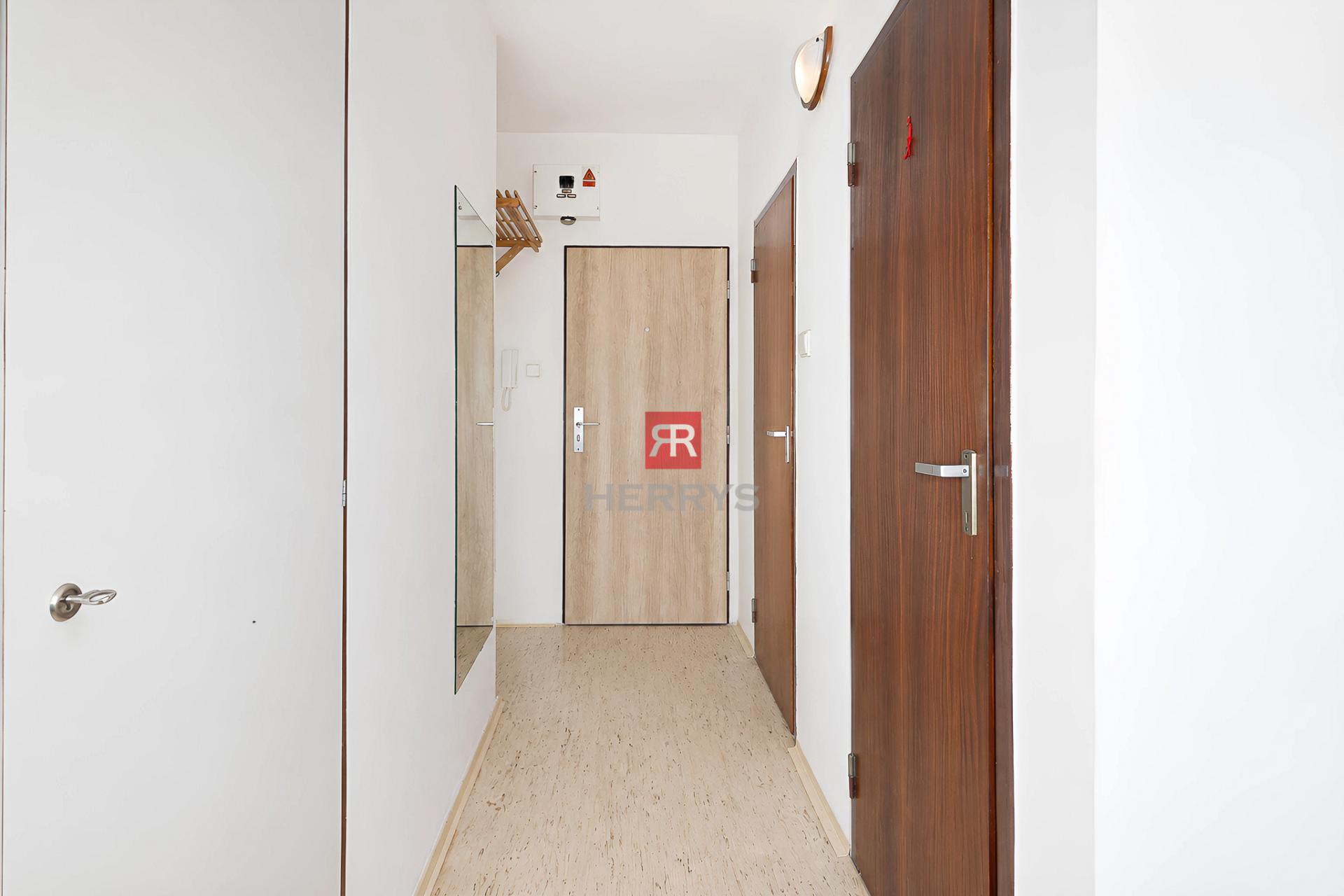 HERRYS - For sale 1-room flat in original condition on Slatinská Street in Vrakuňa