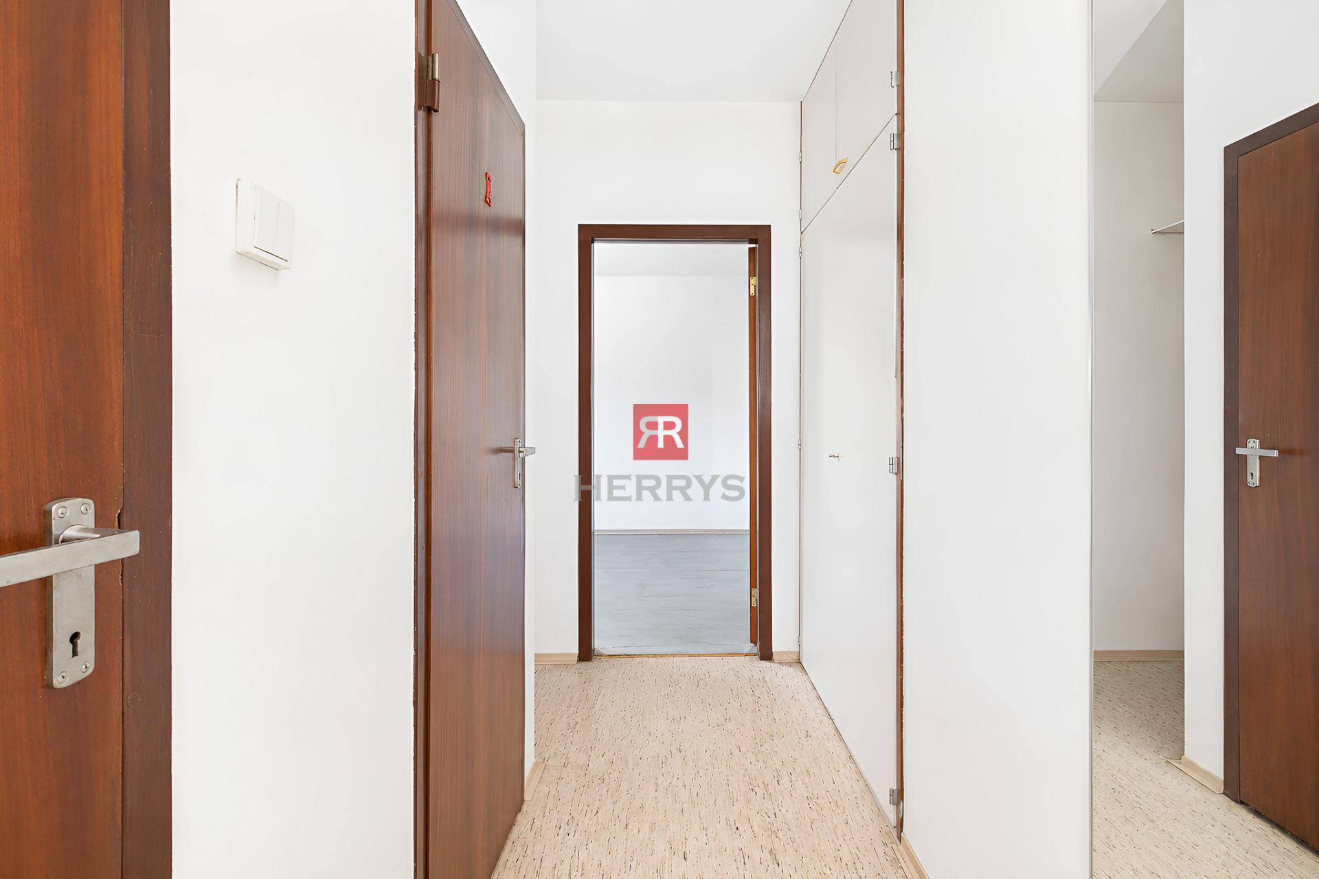 HERRYS - For sale 1-room flat in original condition on Slatinská Street in Vrakuňa