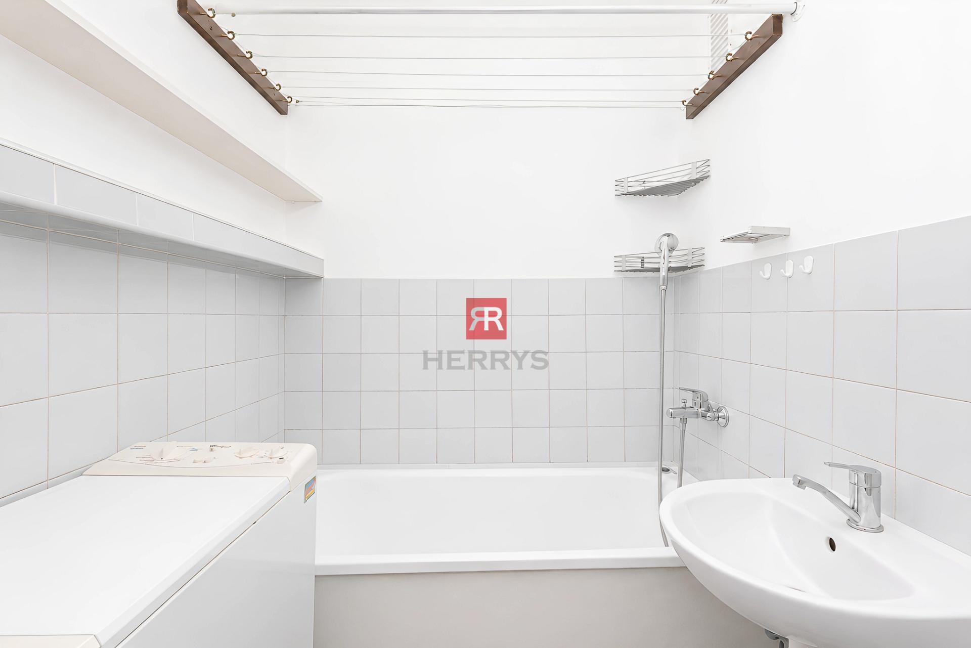 HERRYS - For sale 1-room flat in original condition on Slatinská Street in Vrakuňa