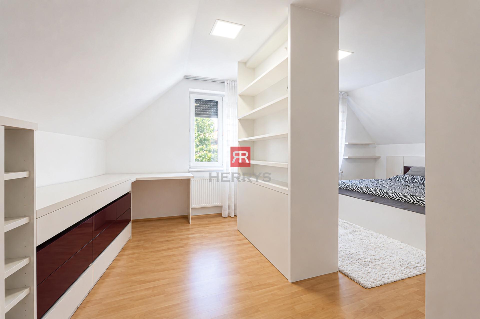 HERRYS – Spacious Family House for Sale, Ideal for Multi-Generational Living in Devínska Nová Ves