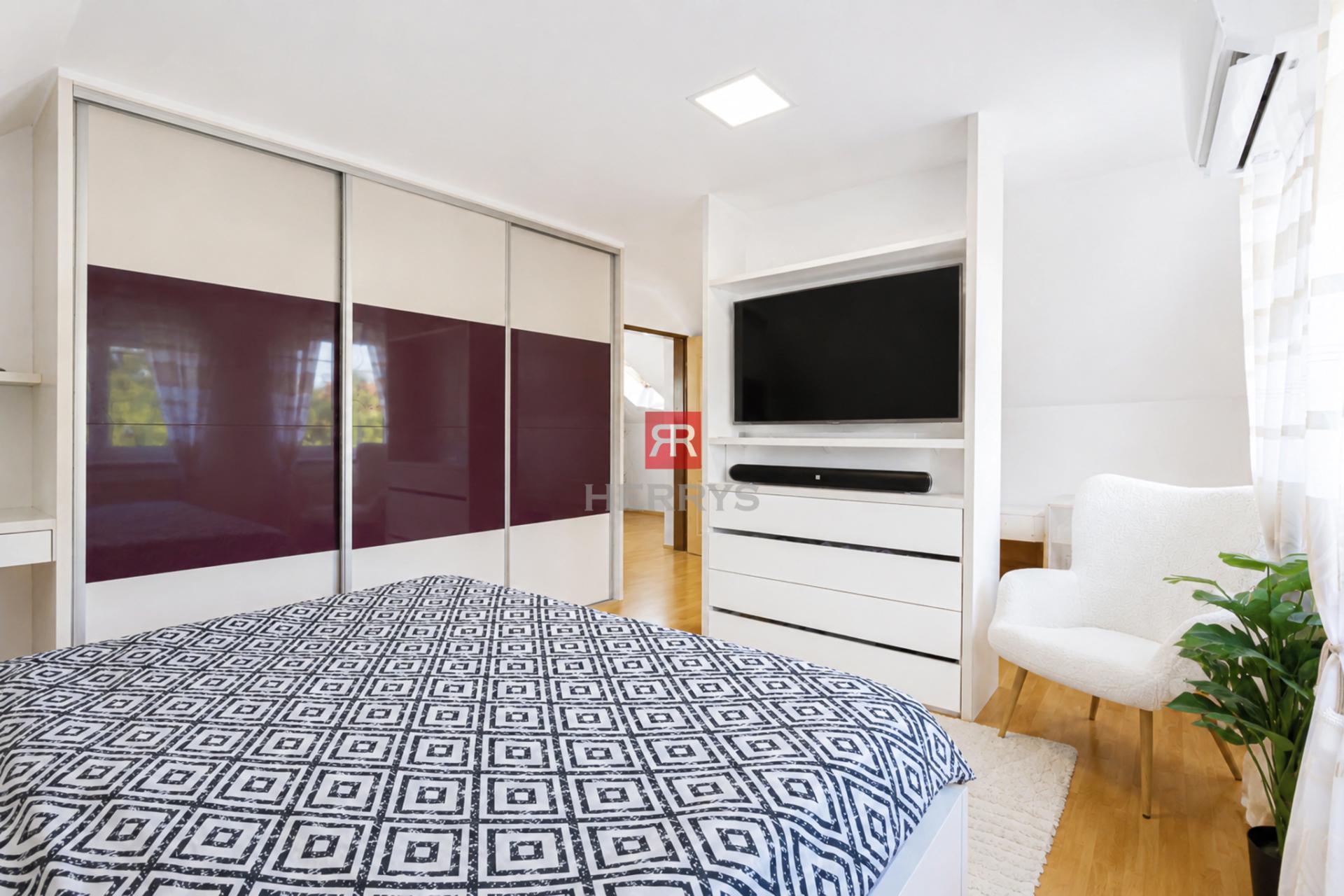 HERRYS – Spacious Family House for Sale, Ideal for Multi-Generational Living in Devínska Nová Ves