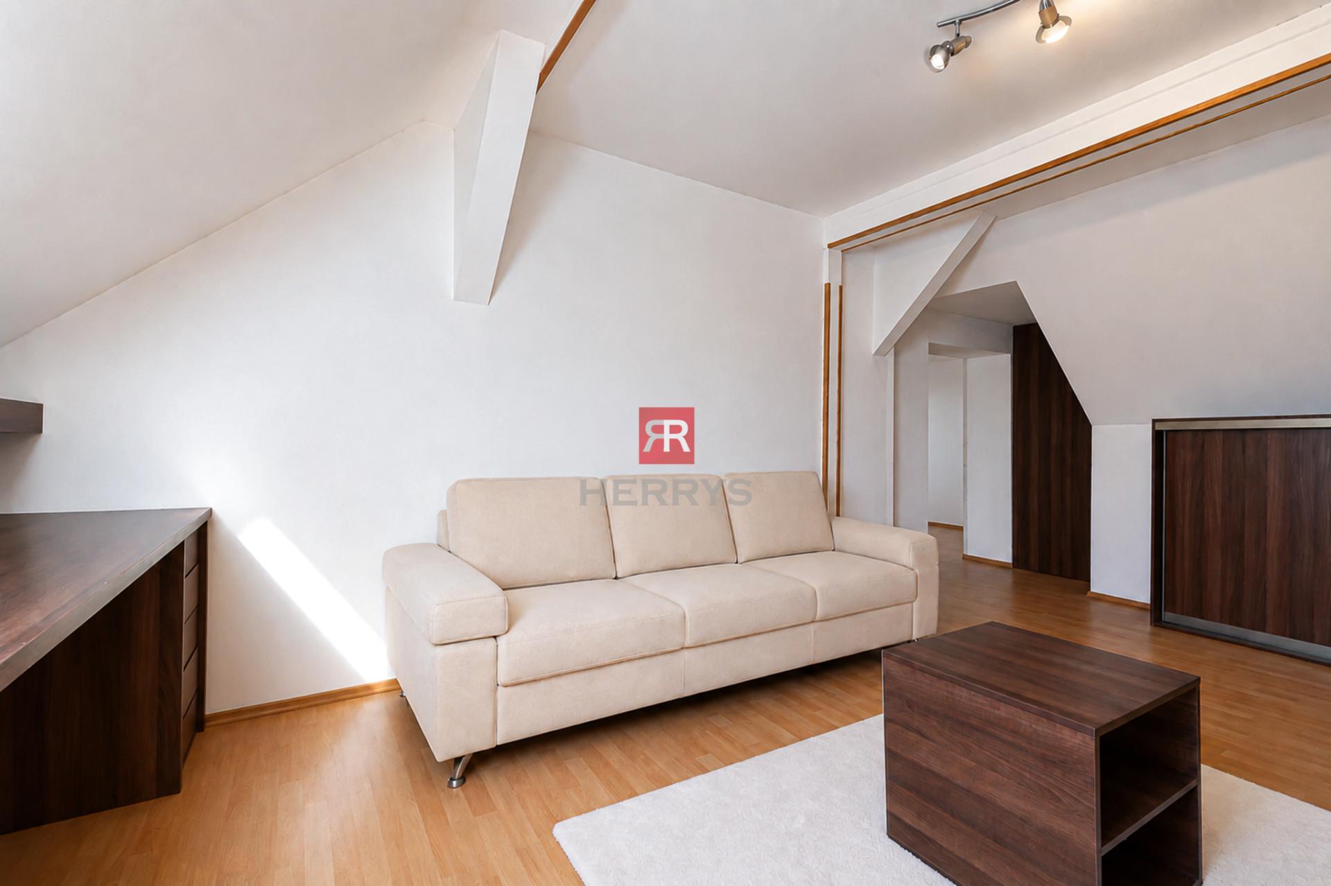 HERRYS – Spacious Family House for Sale, Ideal for Multi-Generational Living in Devínska Nová Ves
