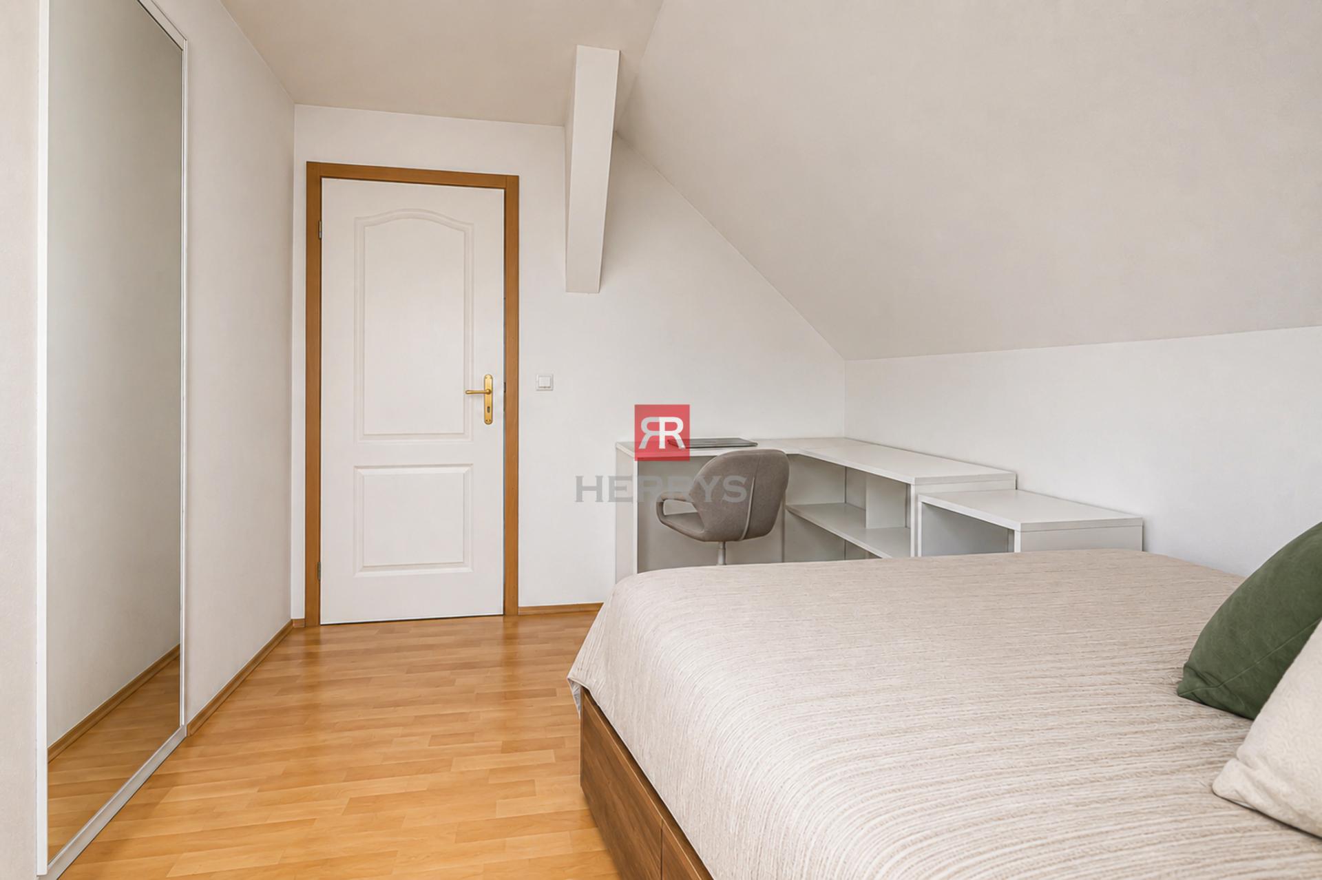 HERRYS – Spacious Family House for Sale, Ideal for Multi-Generational Living in Devínska Nová Ves