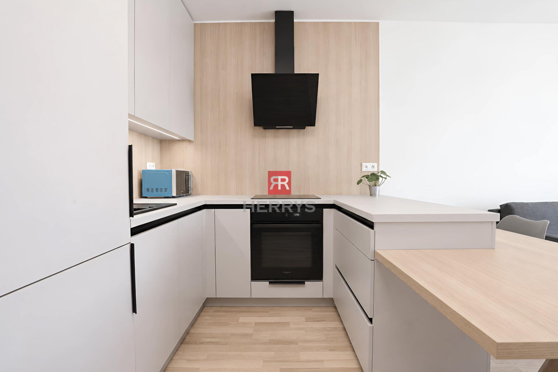 HERRYS - Na prenájom atraktívny 2-izbový apartmán s parkovacím miestom v komplexe METROPOLIS
