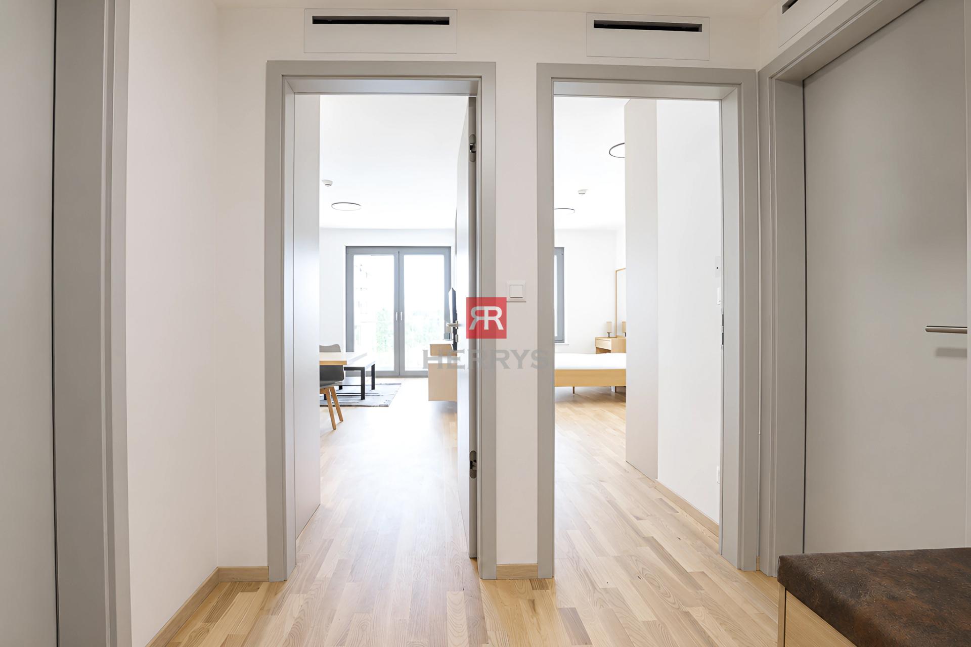 HERRYS - Na prenájom atraktívny 2-izbový apartmán s parkovacím miestom v komplexe METROPOLIS