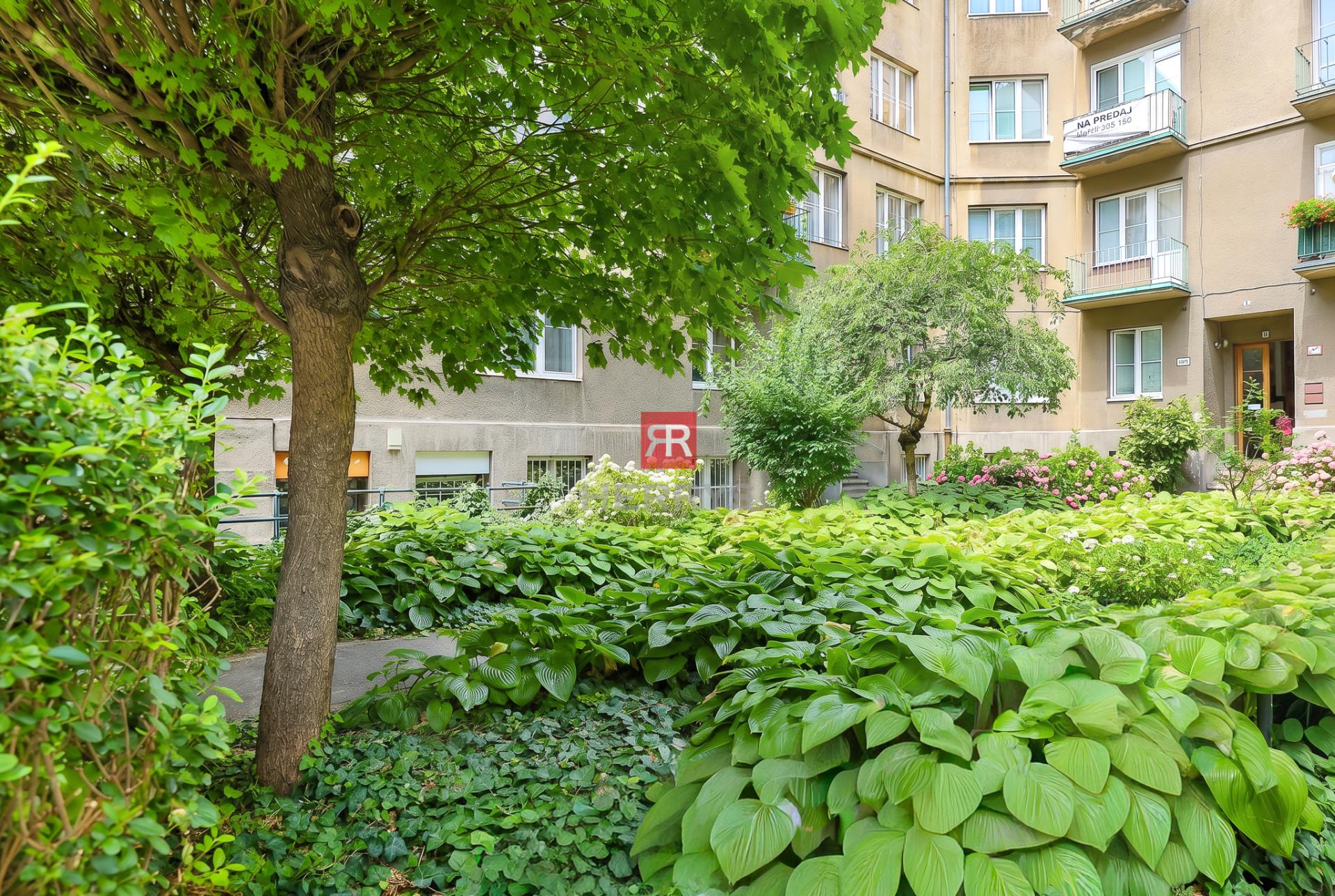 HERRYS - Exceptional 2-bedroom apartment with high ceilings for rent in the Old Town - Dobrovičova&nbsp;