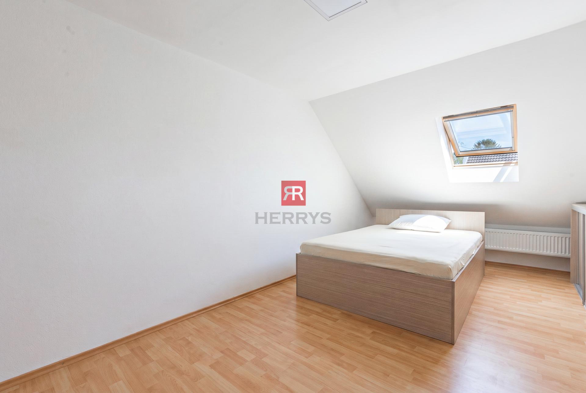 HERRYS – Spacious Family House for Sale, Ideal for Multi-Generational Living in Devínska Nová Ves