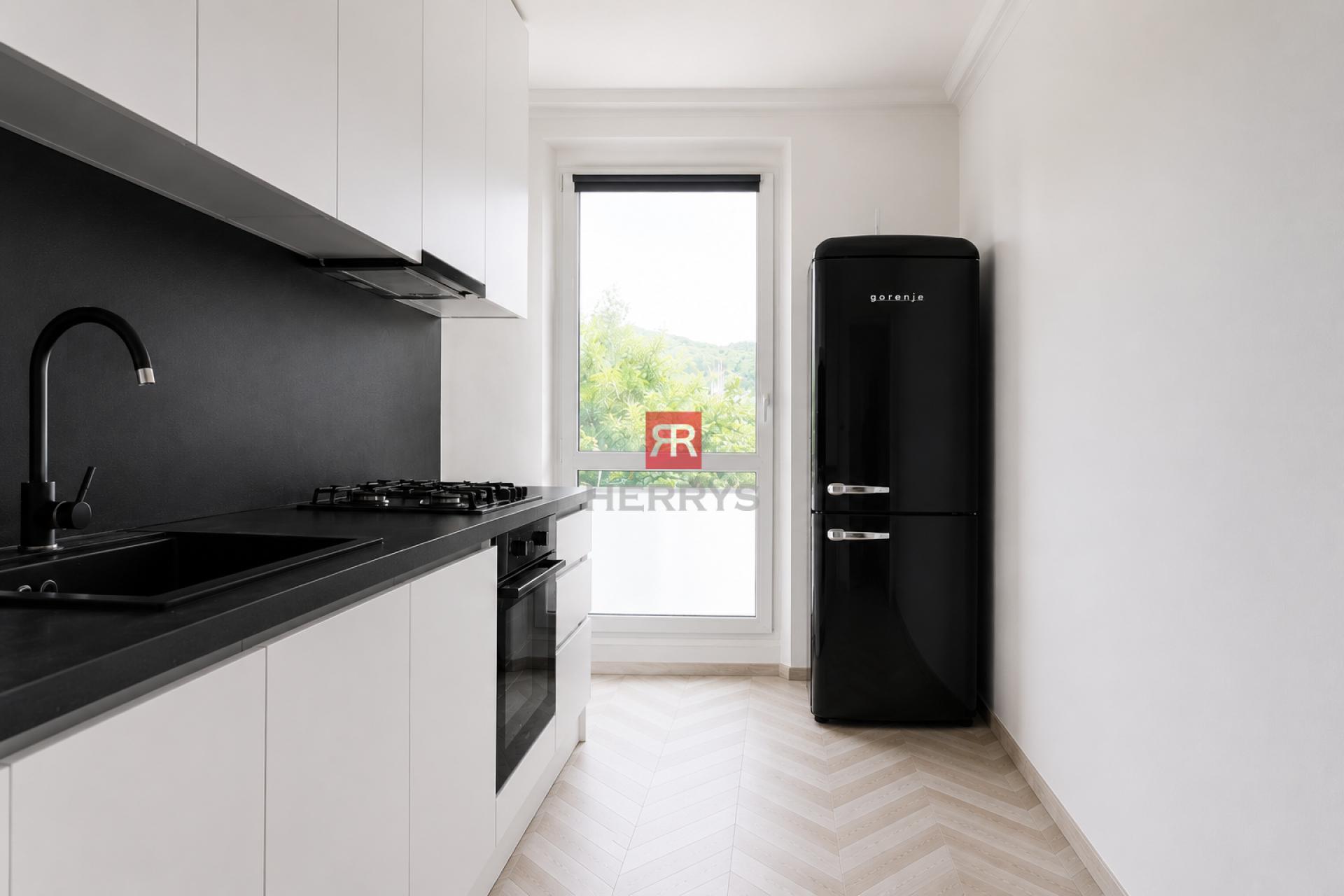 HERRYS - spacious 3-room apartment for rent on Teplická Street, small pet welcome.