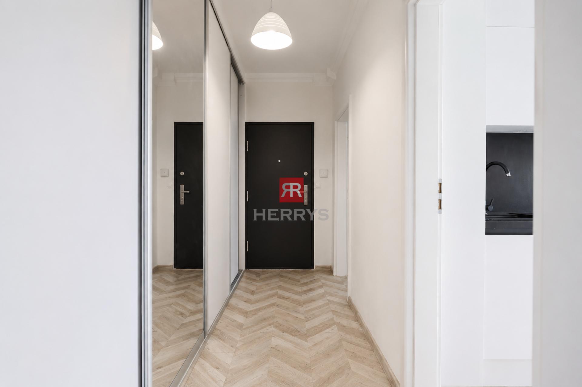 HERRYS - spacious 3-room apartment for rent on Teplická Street, small pet welcome.