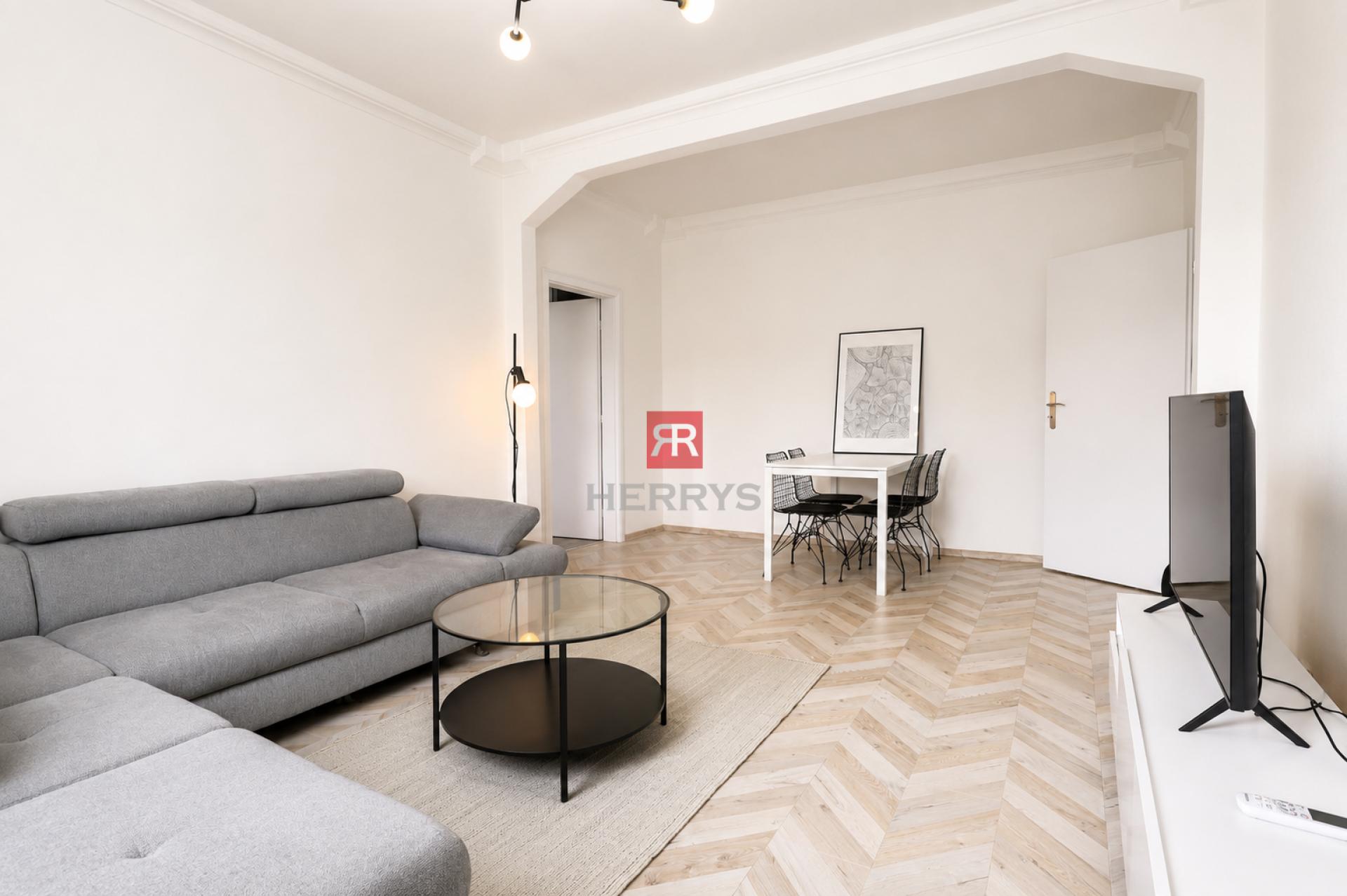 HERRYS - spacious 3-room apartment for rent on Teplická Street, small pet welcome.