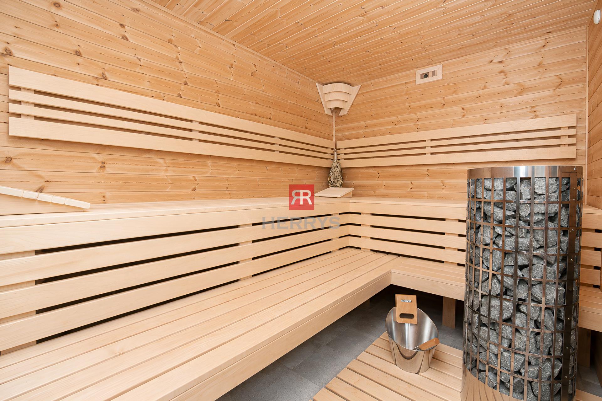 HERRYS - Na predaj moderná chata pri tajchu | Hodruša-Hámre | Súkromný areál, sauna v srdci Štiavnických vrchov