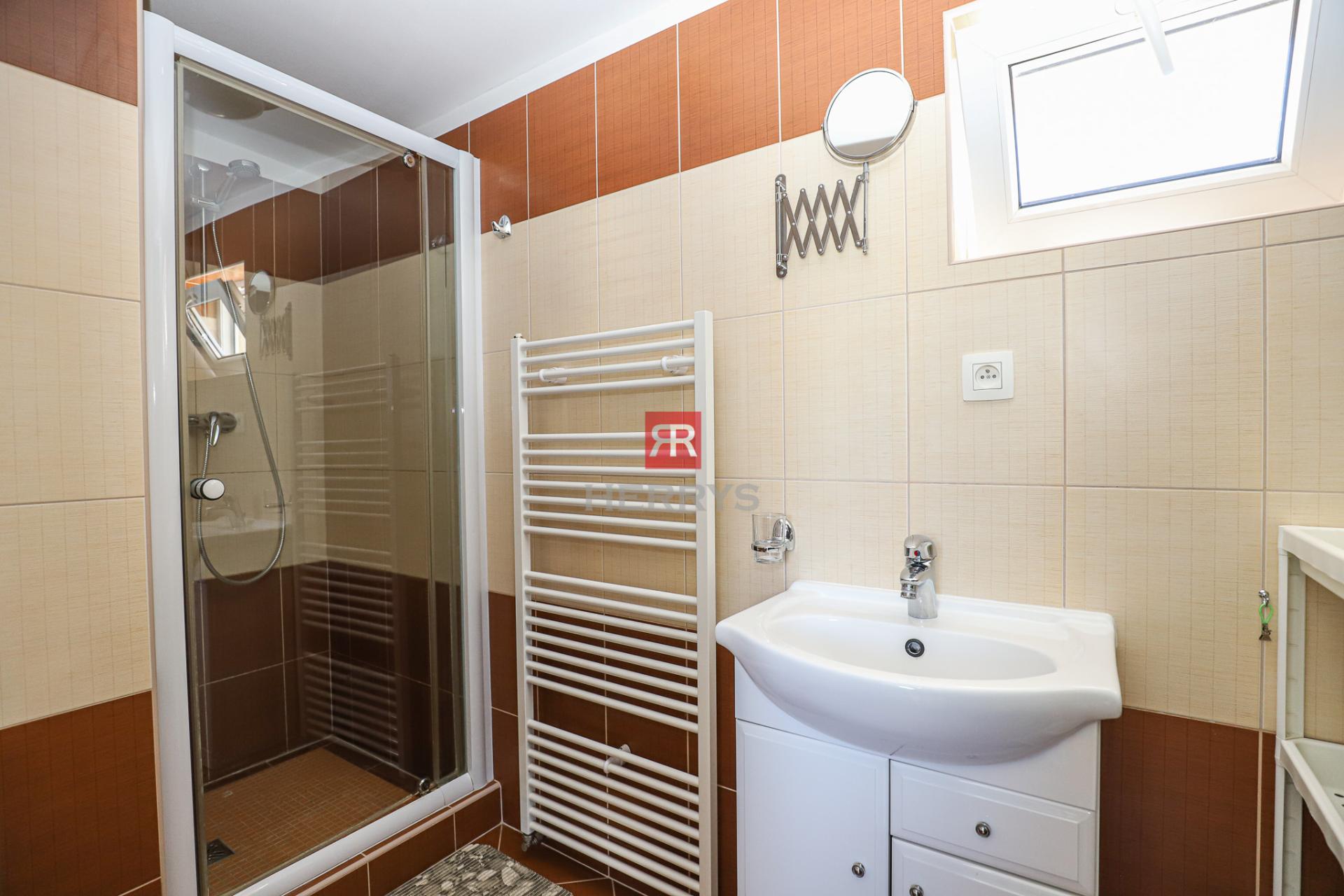 HERRYS - Na prenájom 2,5 izbový mezonet s veľkou terasou v centre mesta