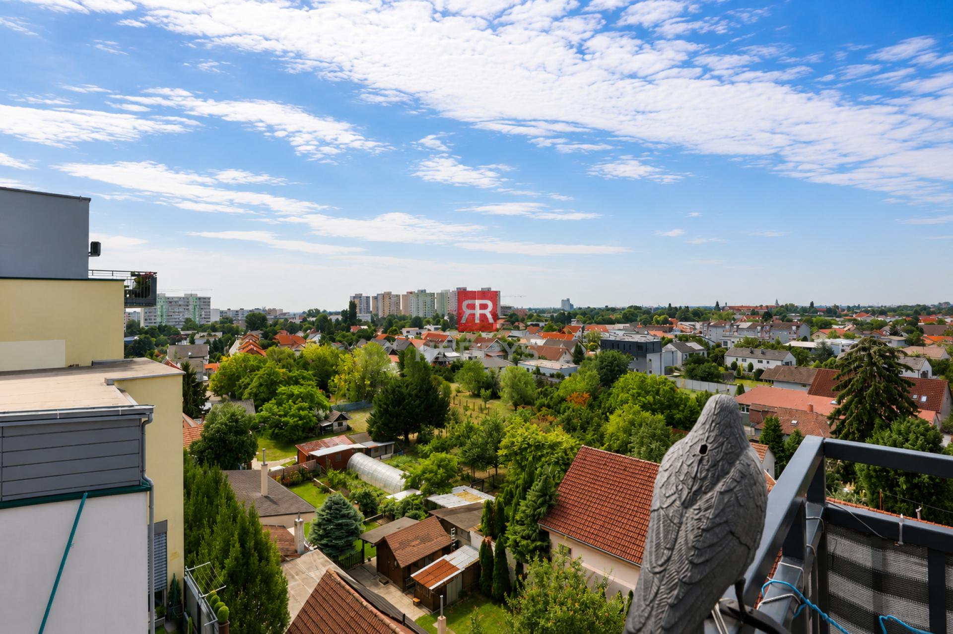 HERRYS - &nbsp;na prenájom 3 izbový byt s balkónom a loggiou na Kazanskej ulici, s parkingom a pivnicou