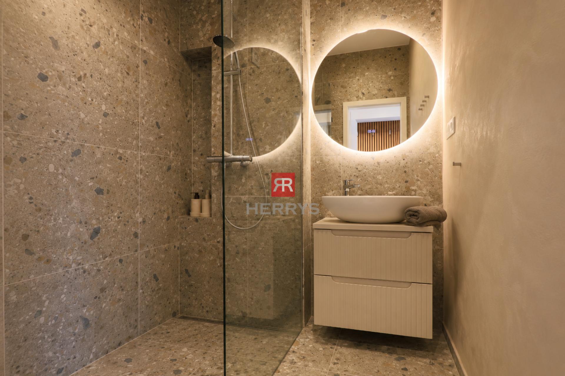 HERRYS - A stylish and practical 1-bedroom apartment for rent in the city center - Blumentálska St.