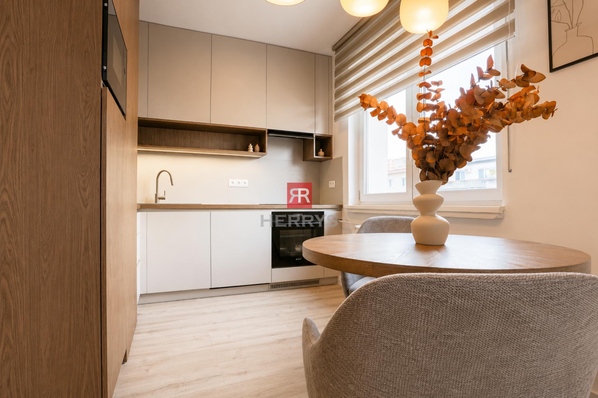HERRYS - A stylish and practical 1-bedroom apartment for rent in the city center - Blumentálska St.