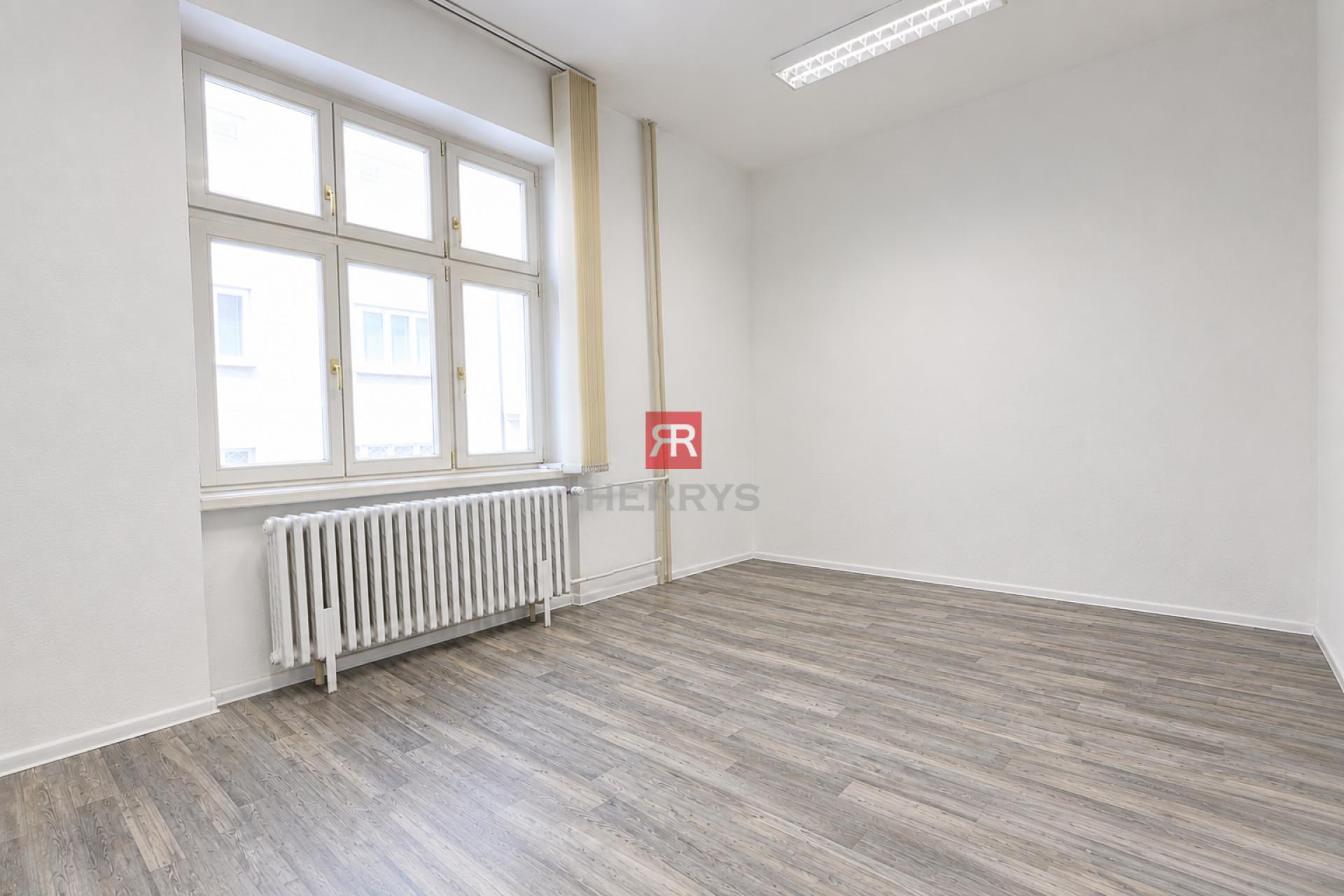 HERRYS - Na prenájom priestor pre služby so zázemím v&nbsp;srdci Starého Mesta, na Grösslingovej ulici