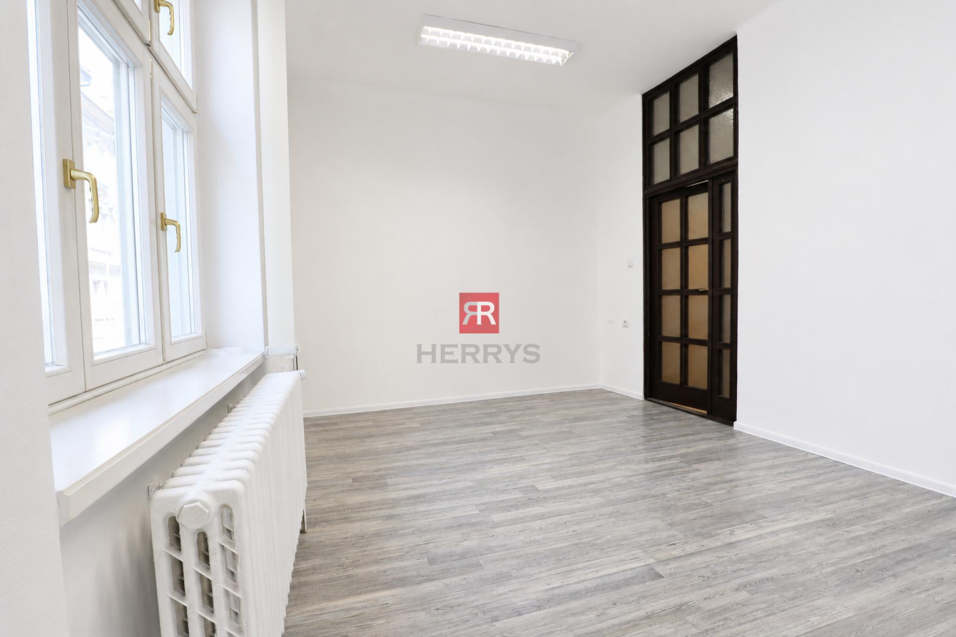 HERRYS - Na prenájom priestor pre služby so zázemím v&nbsp;srdci Starého Mesta, na Grösslingovej ulici