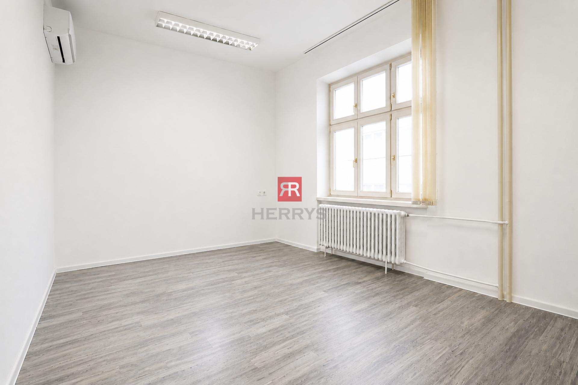 HERRYS - Na prenájom priestor pre služby so zázemím v&nbsp;srdci Starého Mesta, na Grösslingovej ulici