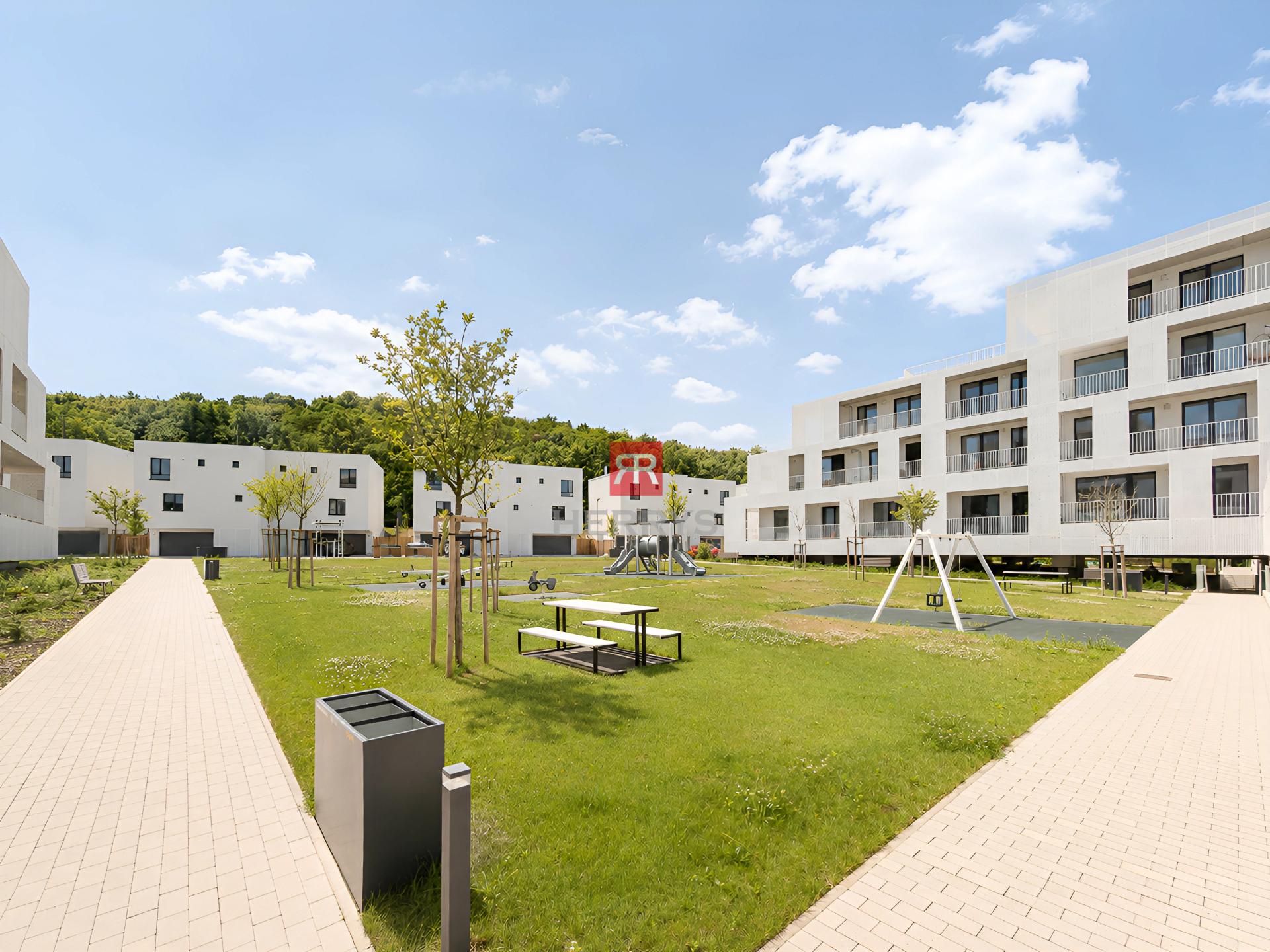 HERRYS - Na predaj 1,5 kk apartmán v projekte AGÁTY v Dúbravke s bazénom a bezbariérovým riešením
