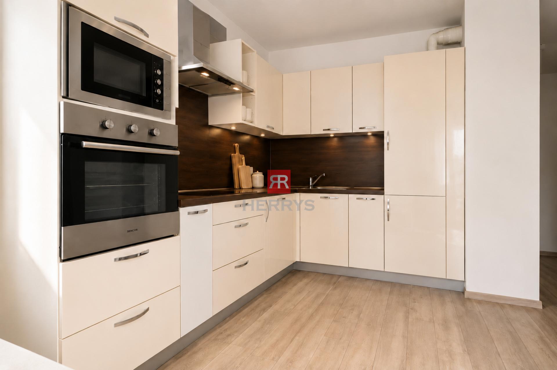 HERRYS - Na predaj svetlý 3 izbový byt s balkónom a parkovacím státím v novostavbe BORY