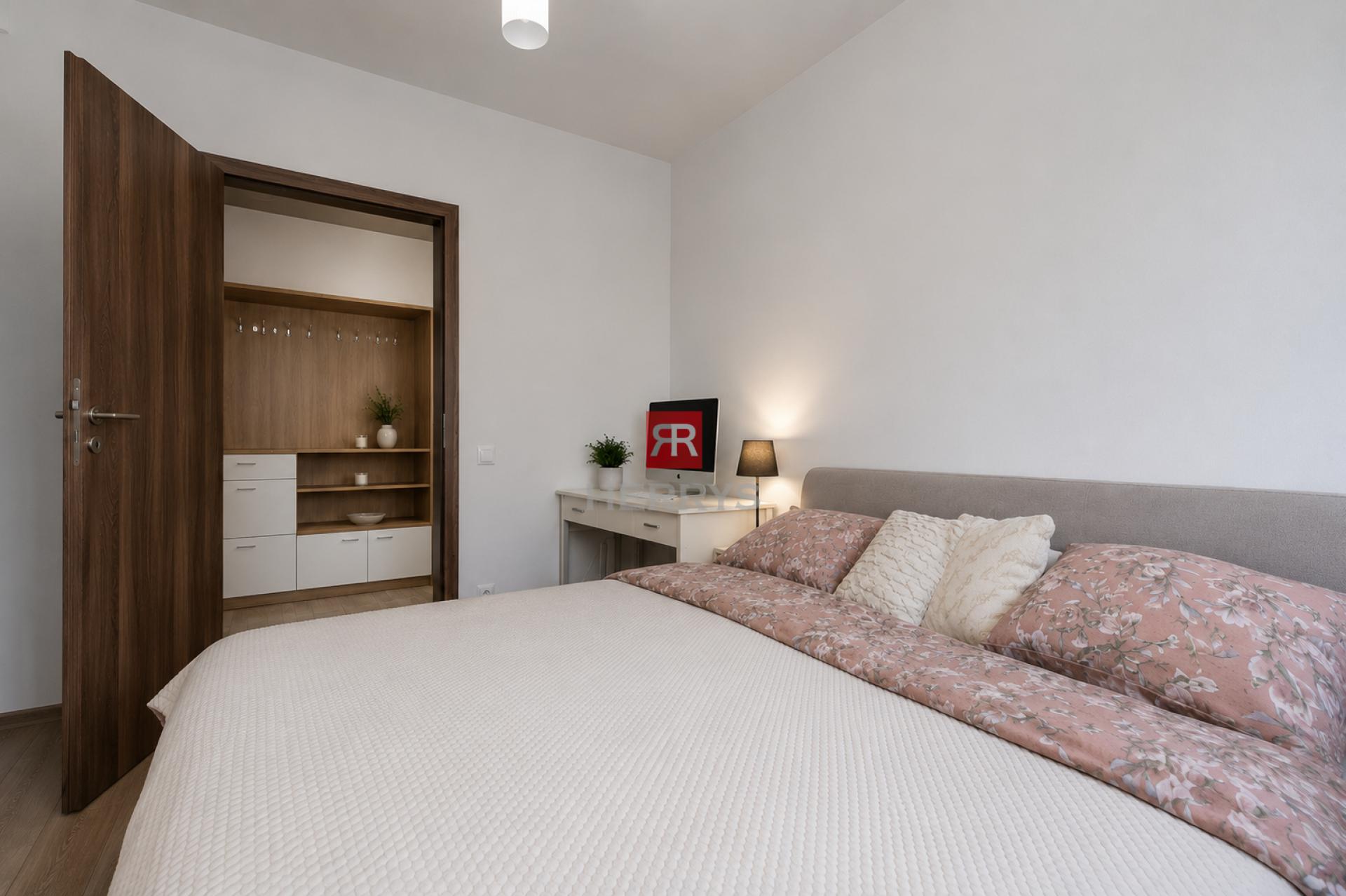 HERRYS - Na predaj svetlý 3 izbový byt s balkónom a parkovacím státím v novostavbe BORY