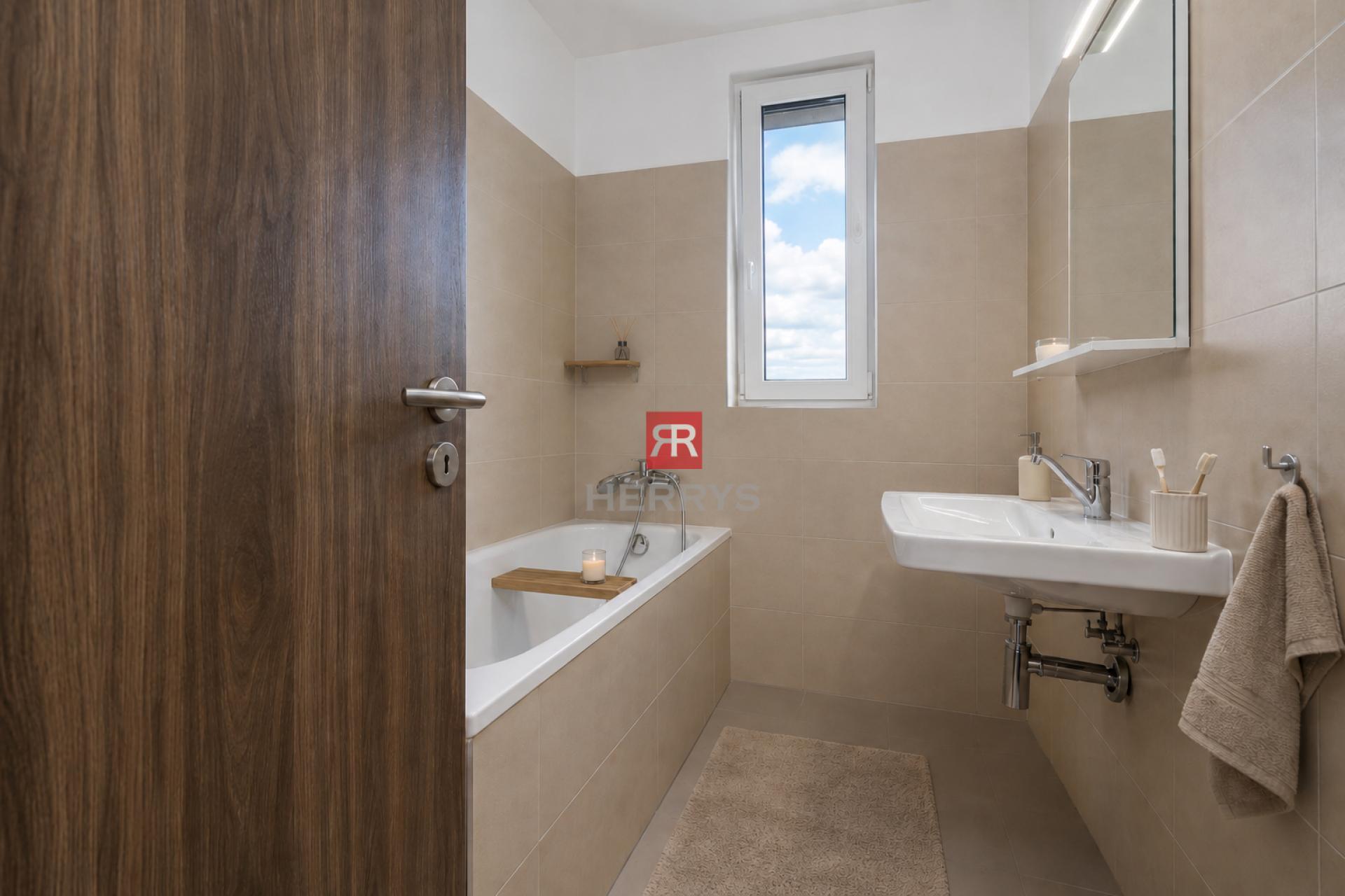 HERRYS - Na predaj svetlý 3 izbový byt s balkónom a parkovacím státím v novostavbe BORY