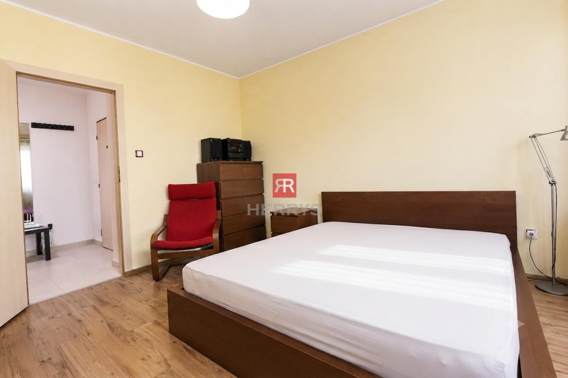 HERRYS - Na prenájom zariadený 2-izbový byt pri obchodnom centre Nivy