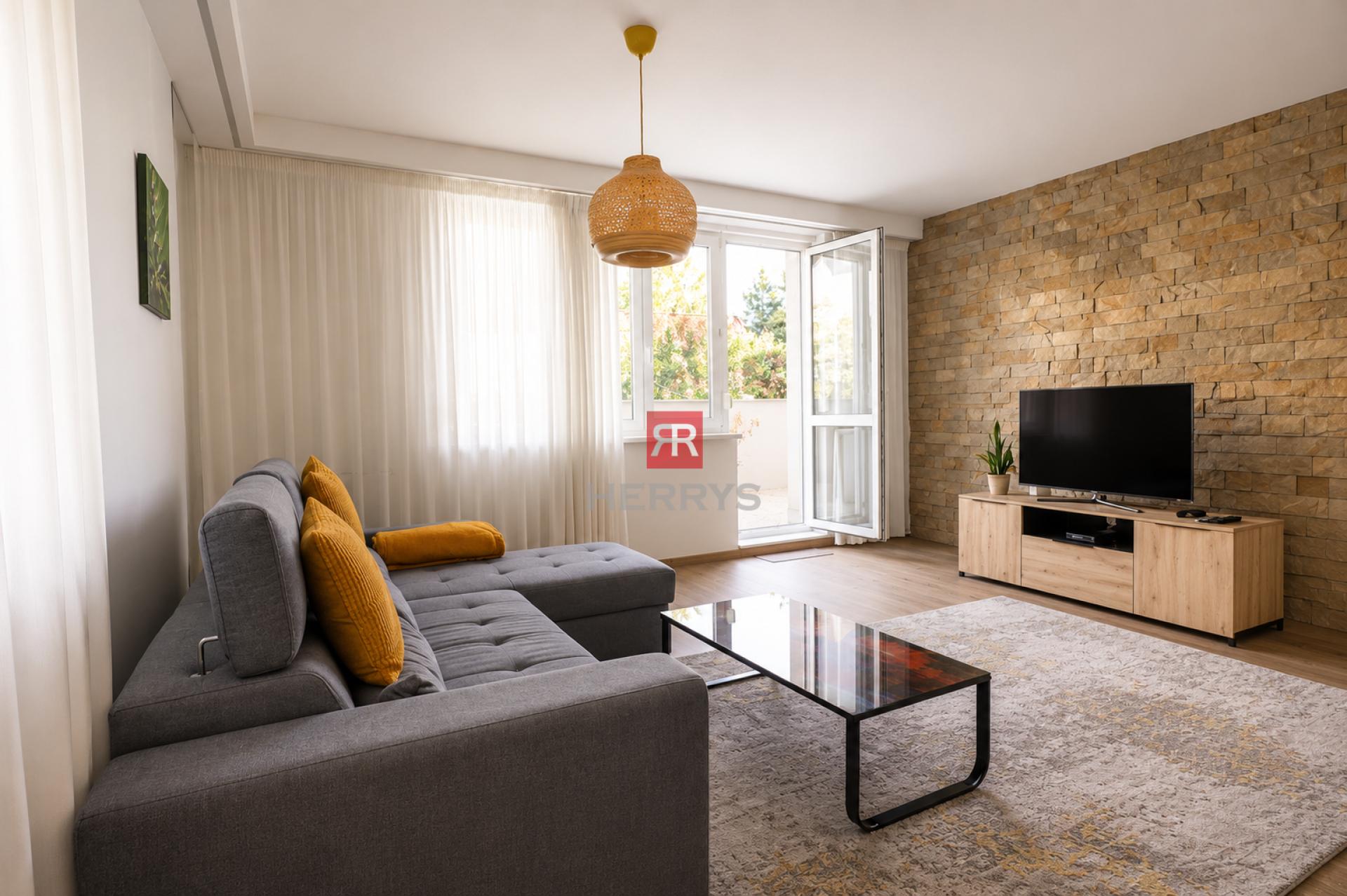 HERRYS - Furnished New 4-Bedroom Apartment for Rent near Horský Park