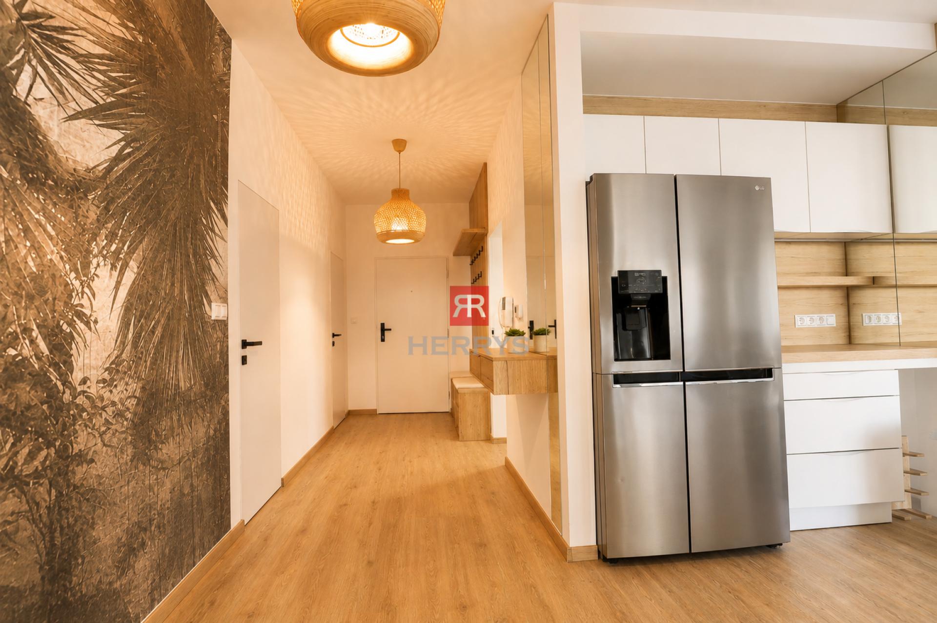HERRYS - Furnished New 4-Bedroom Apartment for Rent near Horský Park
