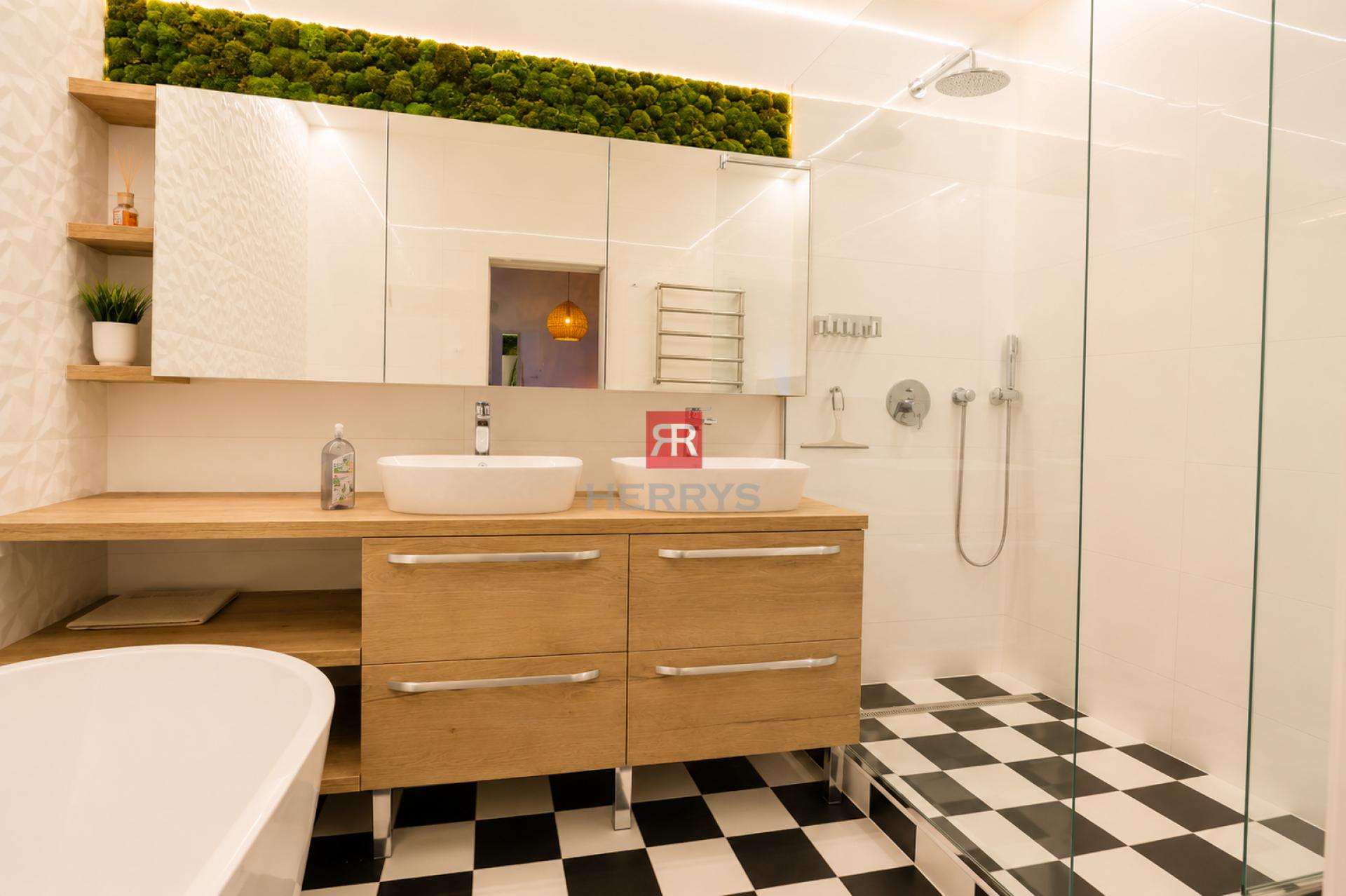 HERRYS - Furnished New 4-Bedroom Apartment for Rent near Horský Park