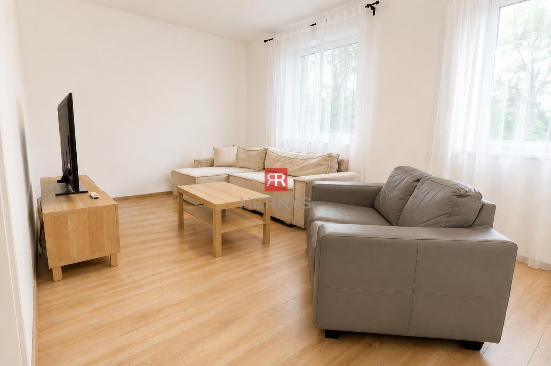 HERRYS - Furnished 3-bedroom apartment for rent in Karlova Ves with easy access to the city centre.