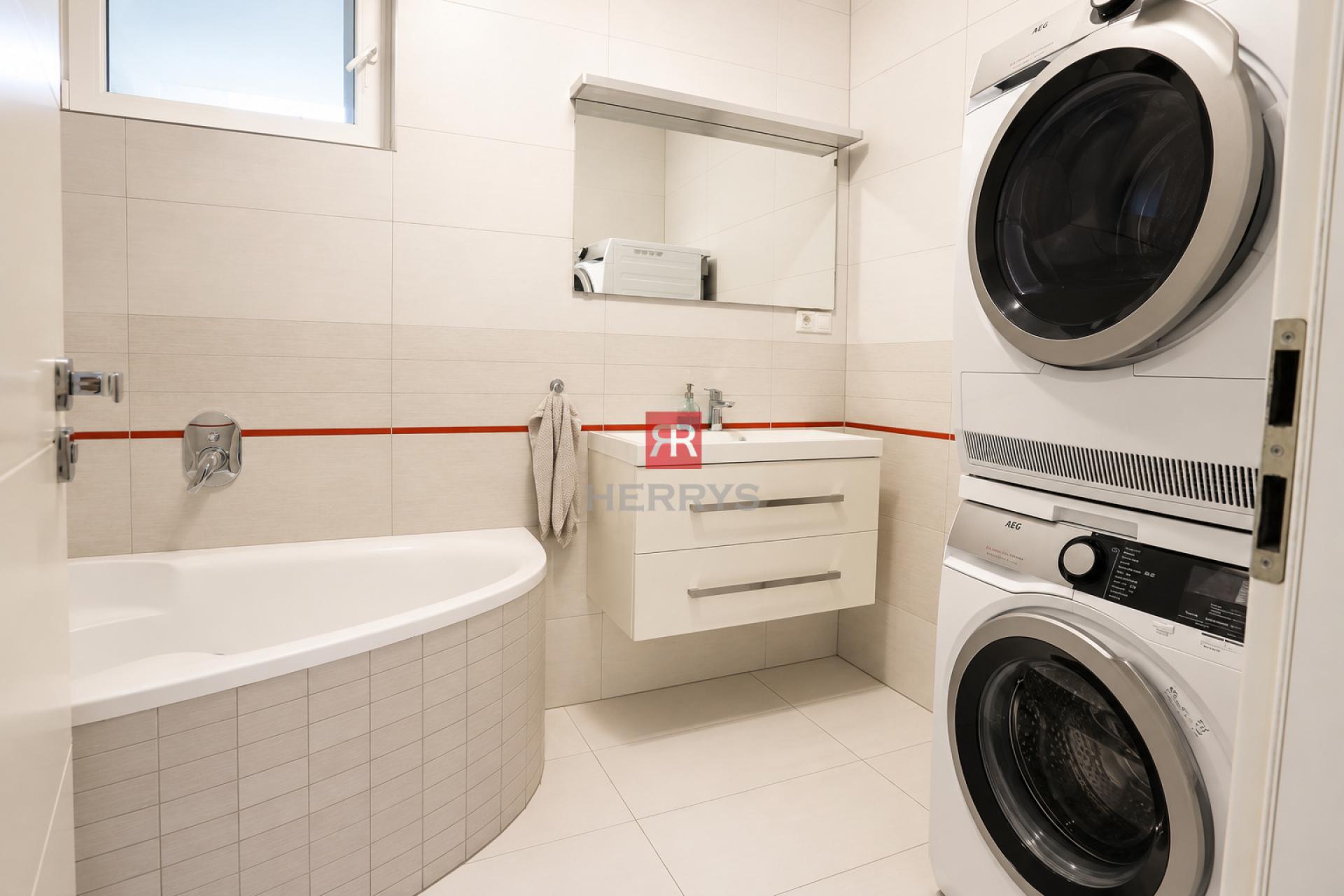HERRYS - Furnished 3-bedroom apartment for rent in Karlova Ves with easy access to the city centre.