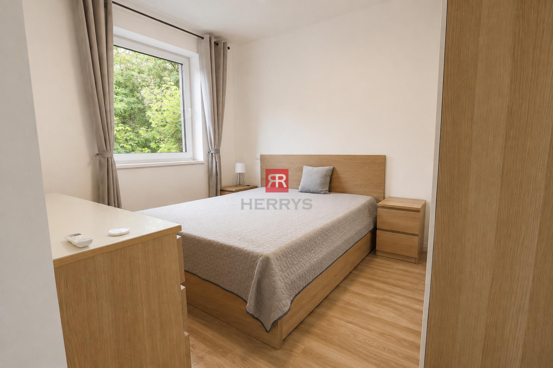HERRYS - Furnished 3-bedroom apartment for rent in Karlova Ves with easy access to the city centre.